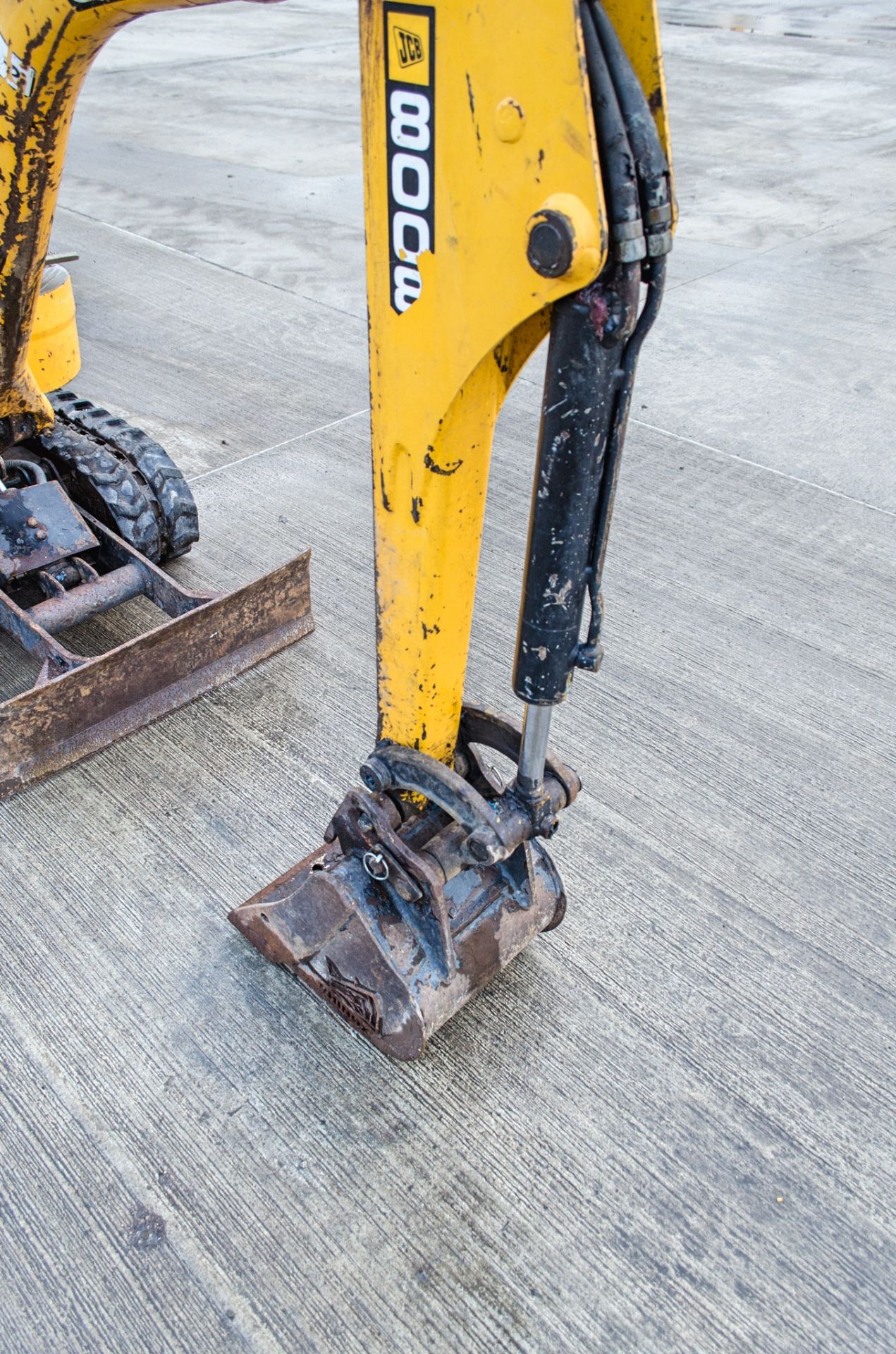 JCB 8008 0.8 tonne rubber tracked micro excavator Year: 2015 S/N: 241691 Recorded Hours: 747 - Image 13 of 20