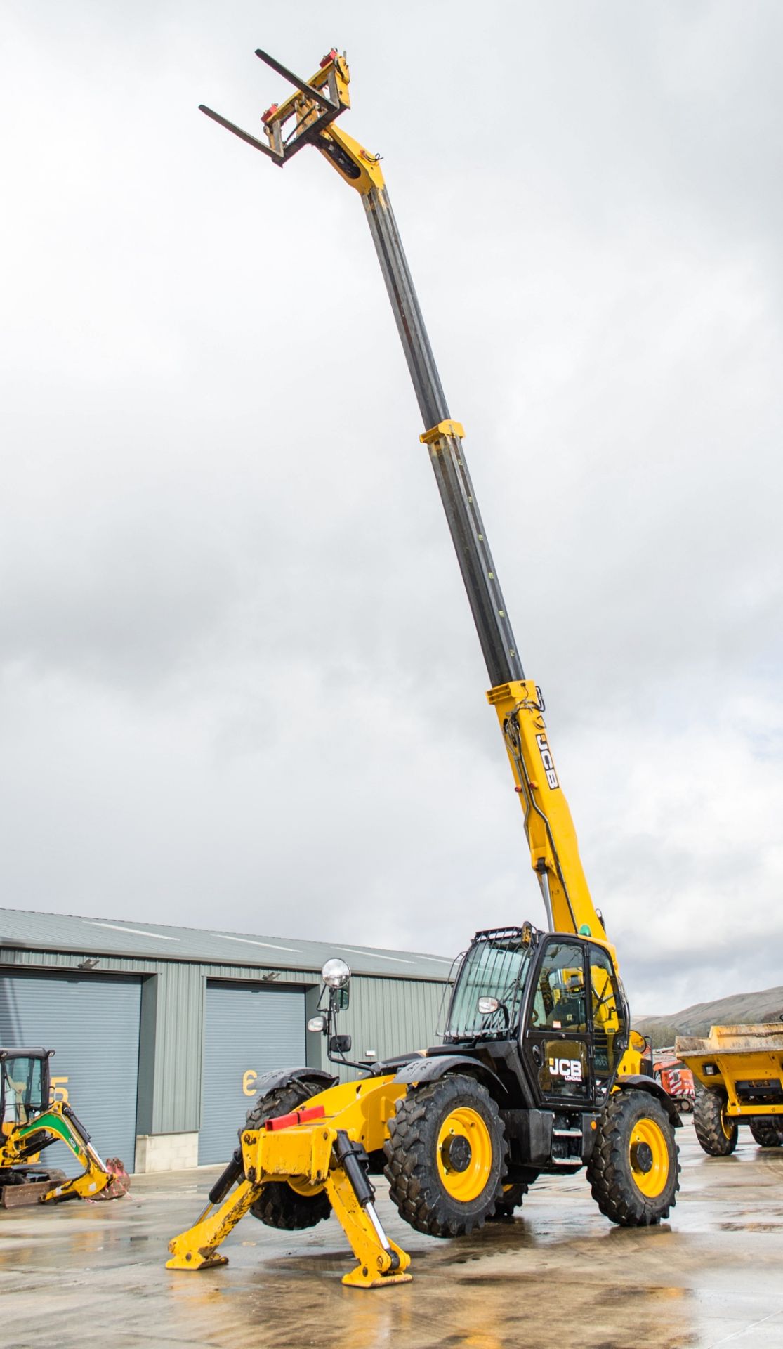 JCB 535-125 12.5 metre telescopic handler  Year: 2018  S/N: 2729598 Recorded Hours: 3799 - Image 9 of 22