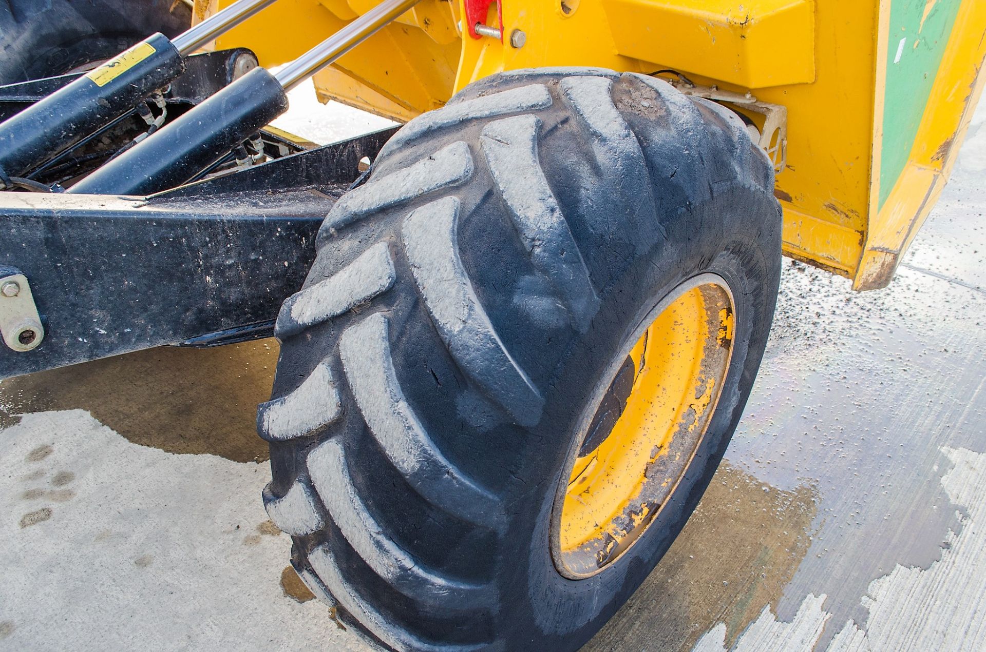 JCB 9 tonne straight skip dumper Year: 2015 S/N: EFFRM7587 Recorded Hours: 1568 c/w V5C registration - Image 15 of 21