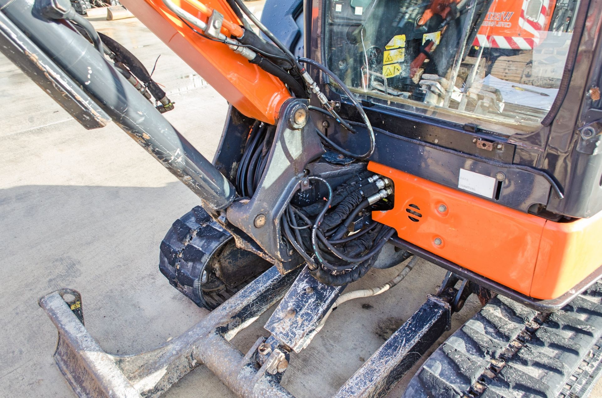 Hitachi ZX 29U-3 3 tonne rubber tracked mini excavator Year: 2013 S/N: 21228 Recorded hours: 5284 - Image 15 of 25