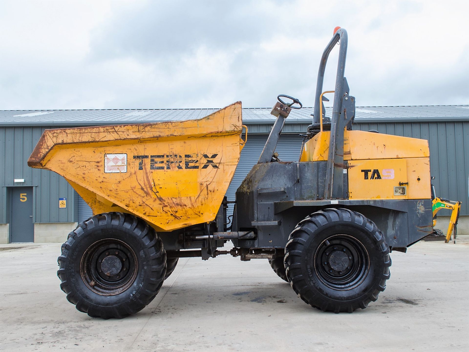 Terex 9 tonne straight skip dumper Year: 2014 S/N: EE5PK5550 Recorded Hours: Not displayed (Clock - Image 7 of 21