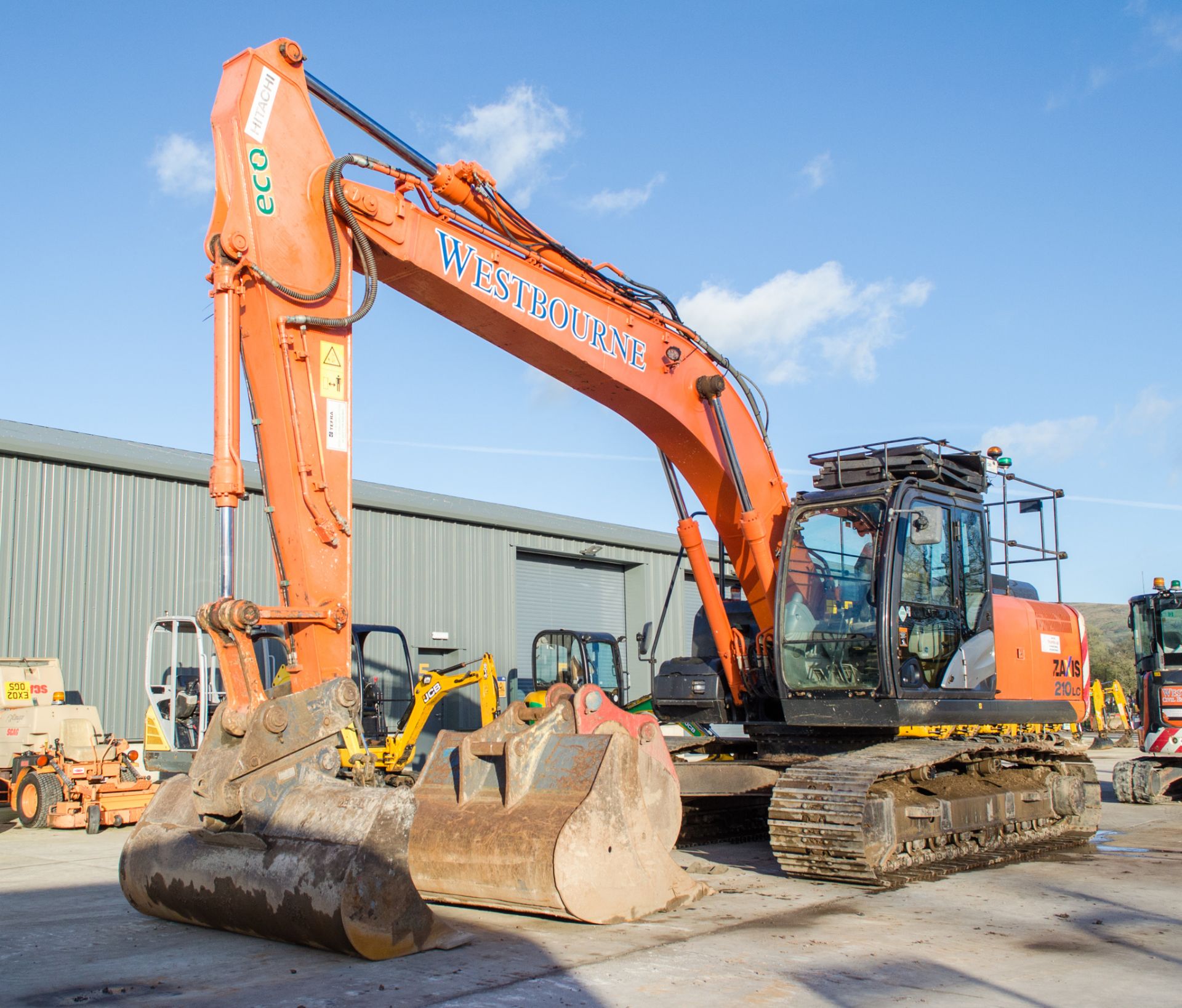 Hitachi ZX 210 LC-5 21 tonne steel tracked excavator Year: 2014 S/N: 300986 Recorded hours: Air con,