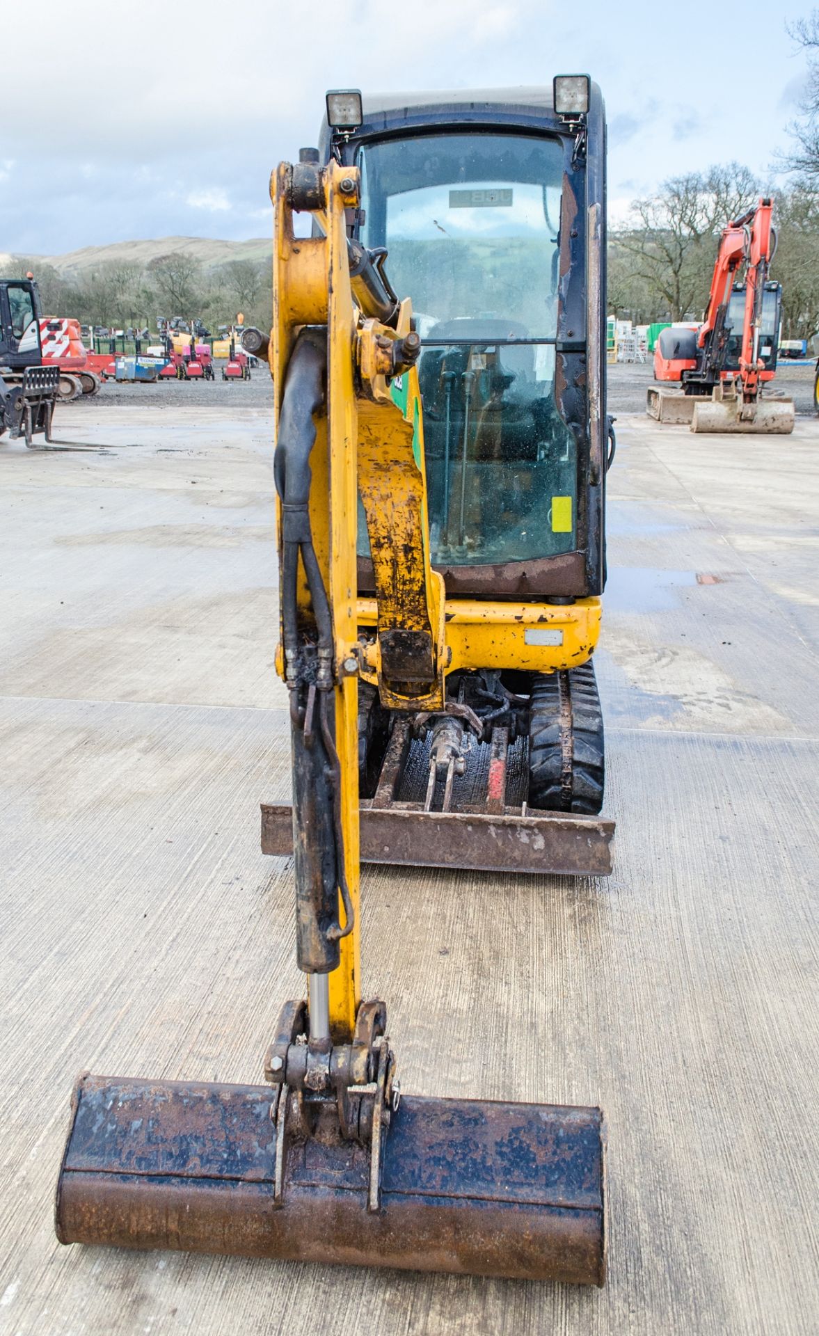 JCB 8016 1.5 tonne rubber tracked mini excavator Year: 2013 S/N: 2071485 Recorded Hours: 2396 blade, - Image 5 of 21