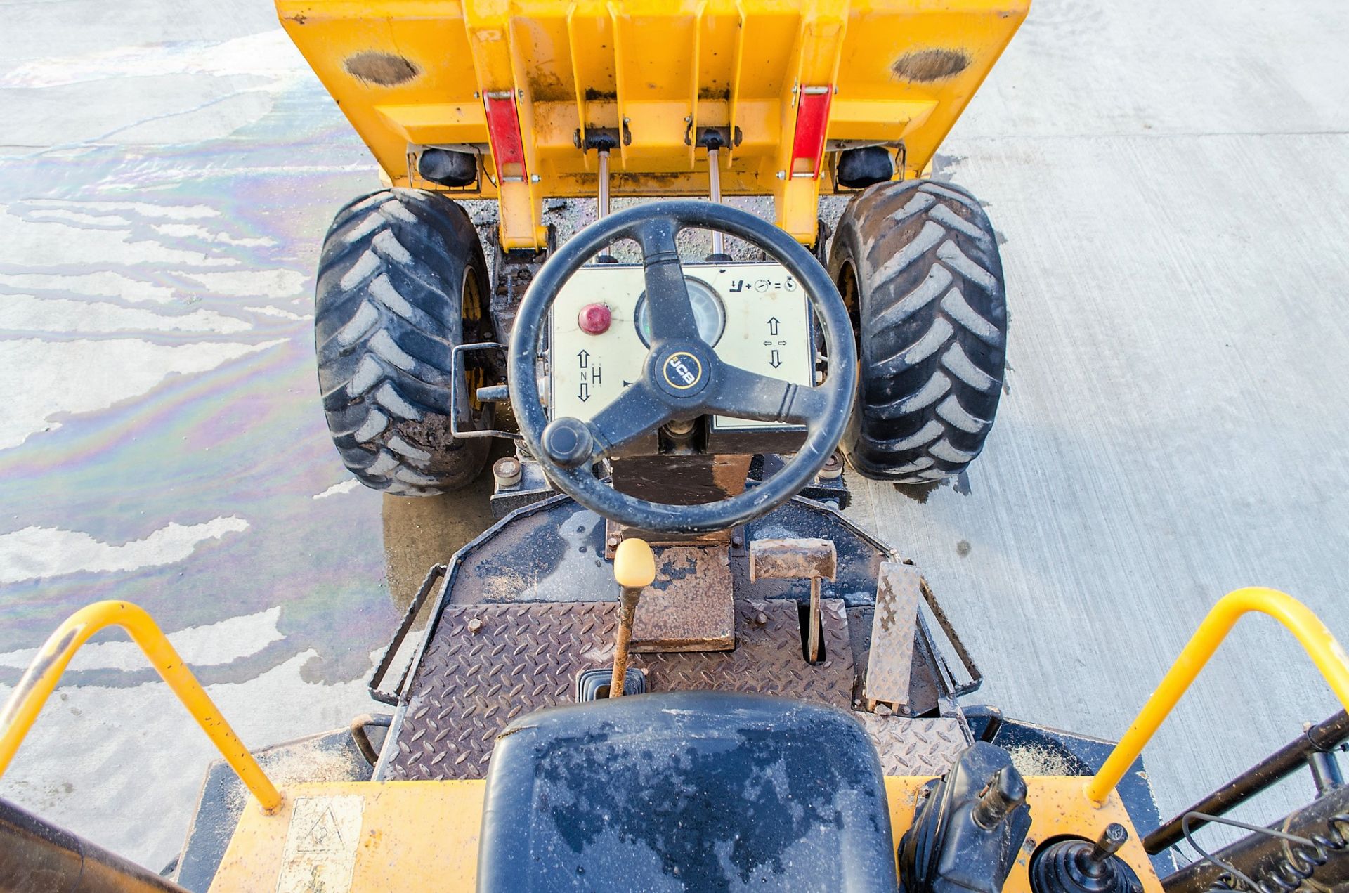 JCB 9 tonne straight skip dumper Year: 2015 S/N: EFFRM7587 Recorded Hours: 1568 c/w V5C registration - Image 19 of 21