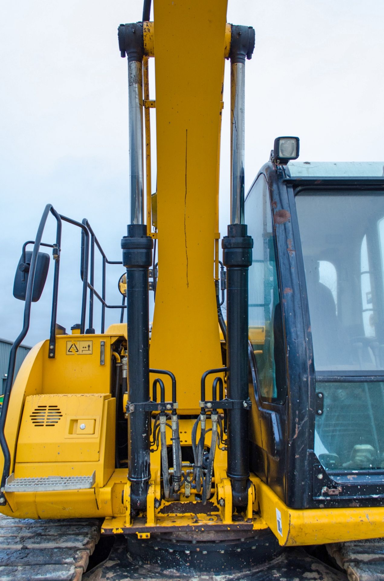 JCB JS 130 LC 13 tonne steel tracked excavator Year: 2014  S/N: 2134514 Recorded Hours: 5385 - Image 15 of 23