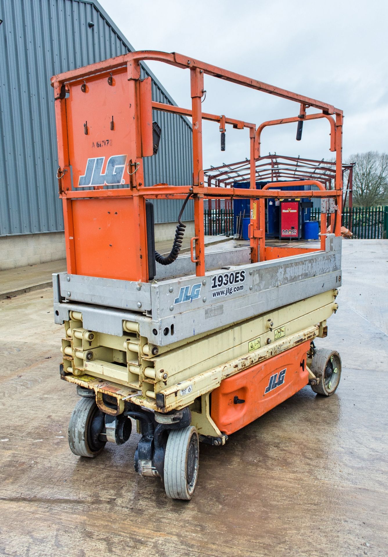 JLG 1930ES battery electric scissor lift Year: 2013 S/N: 13320 Recorded Hours: 247 A617178 - Image 3 of 8