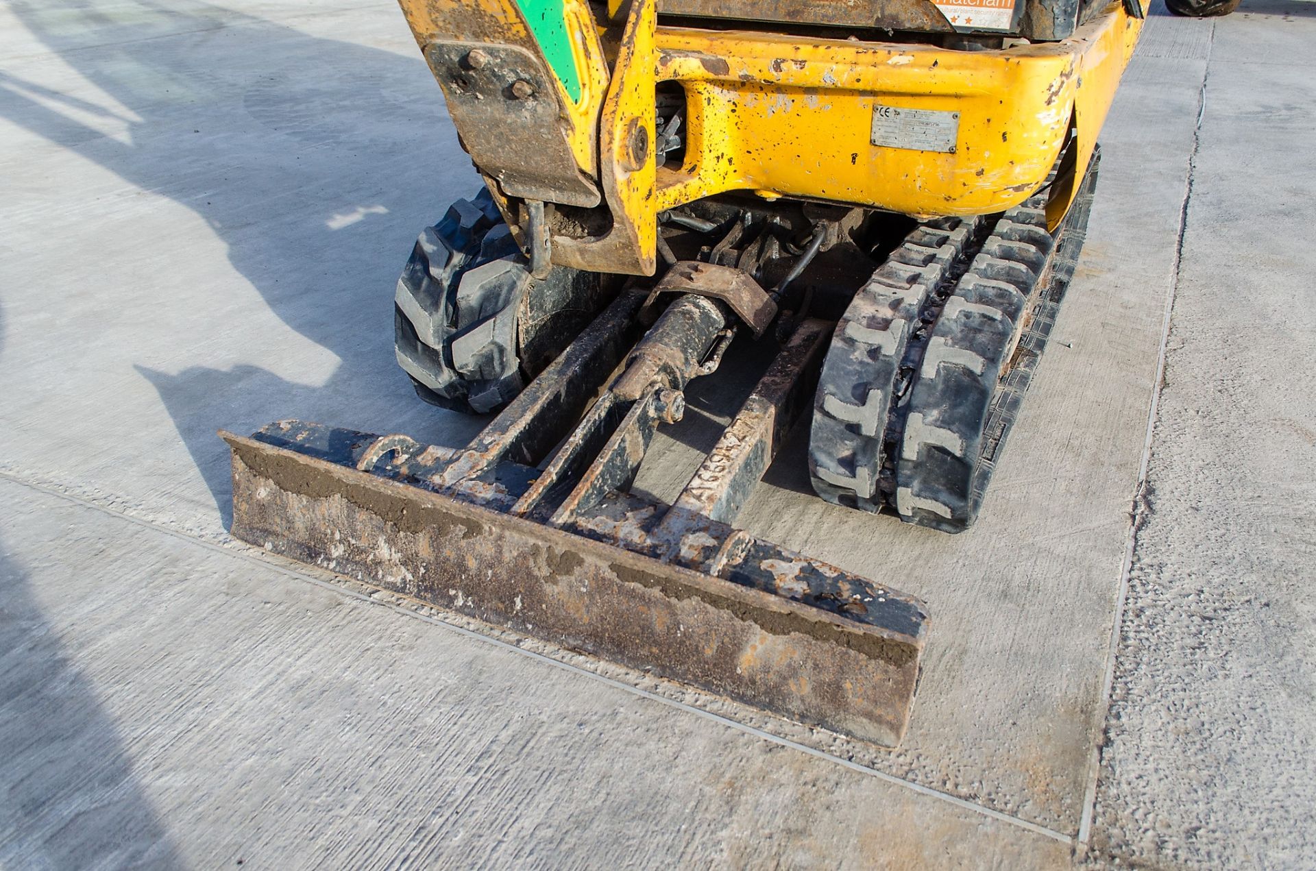 JCB 8016 1.5 tonne rubber tracked mini excavator Year: 2015 S/N: 2071736 Recorded Hours: 2127 blade, - Image 11 of 22