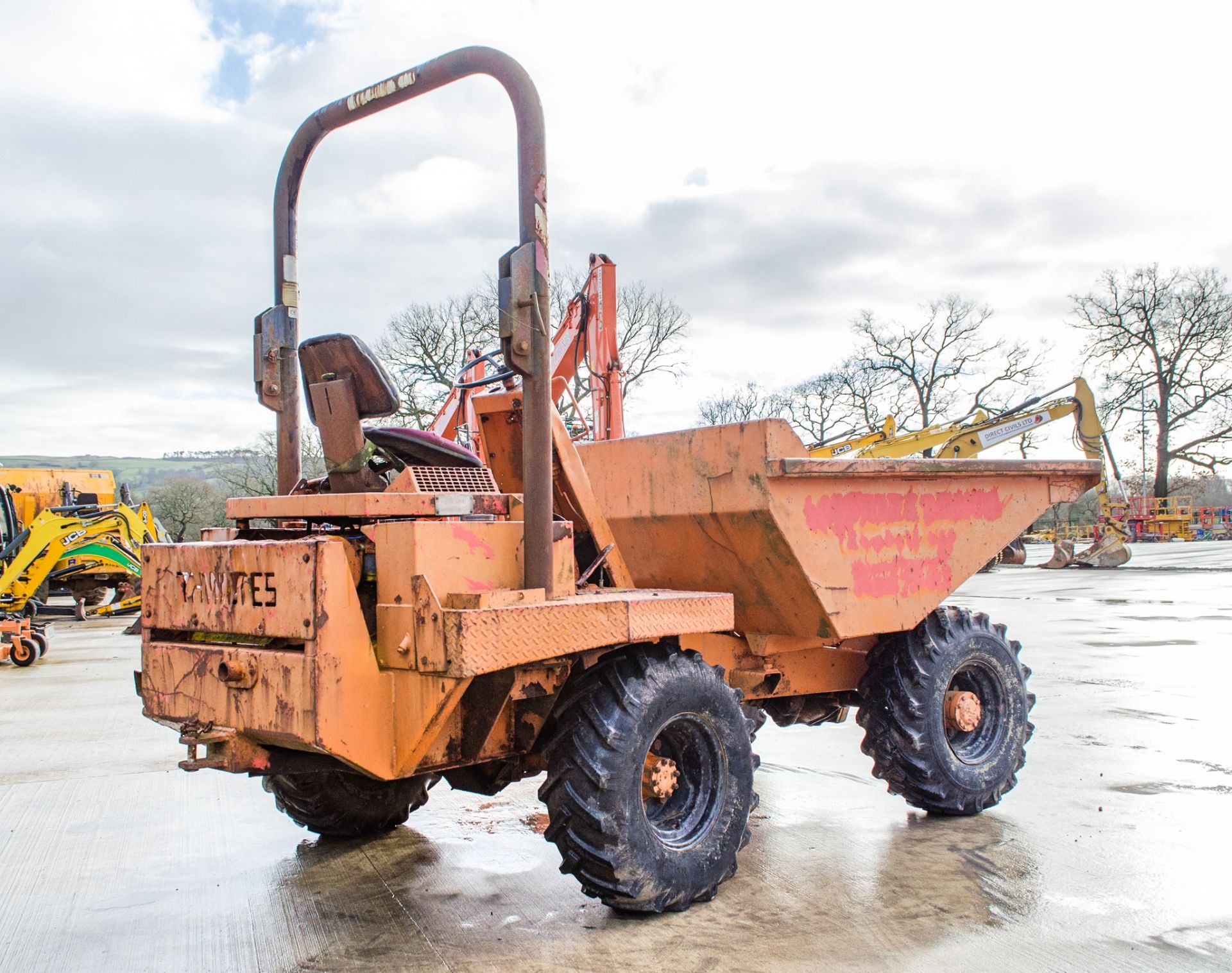 Thwaites 3 tonne straight skip dumper ** Hydraulic pipe split to the steering ram ** - Image 3 of 17