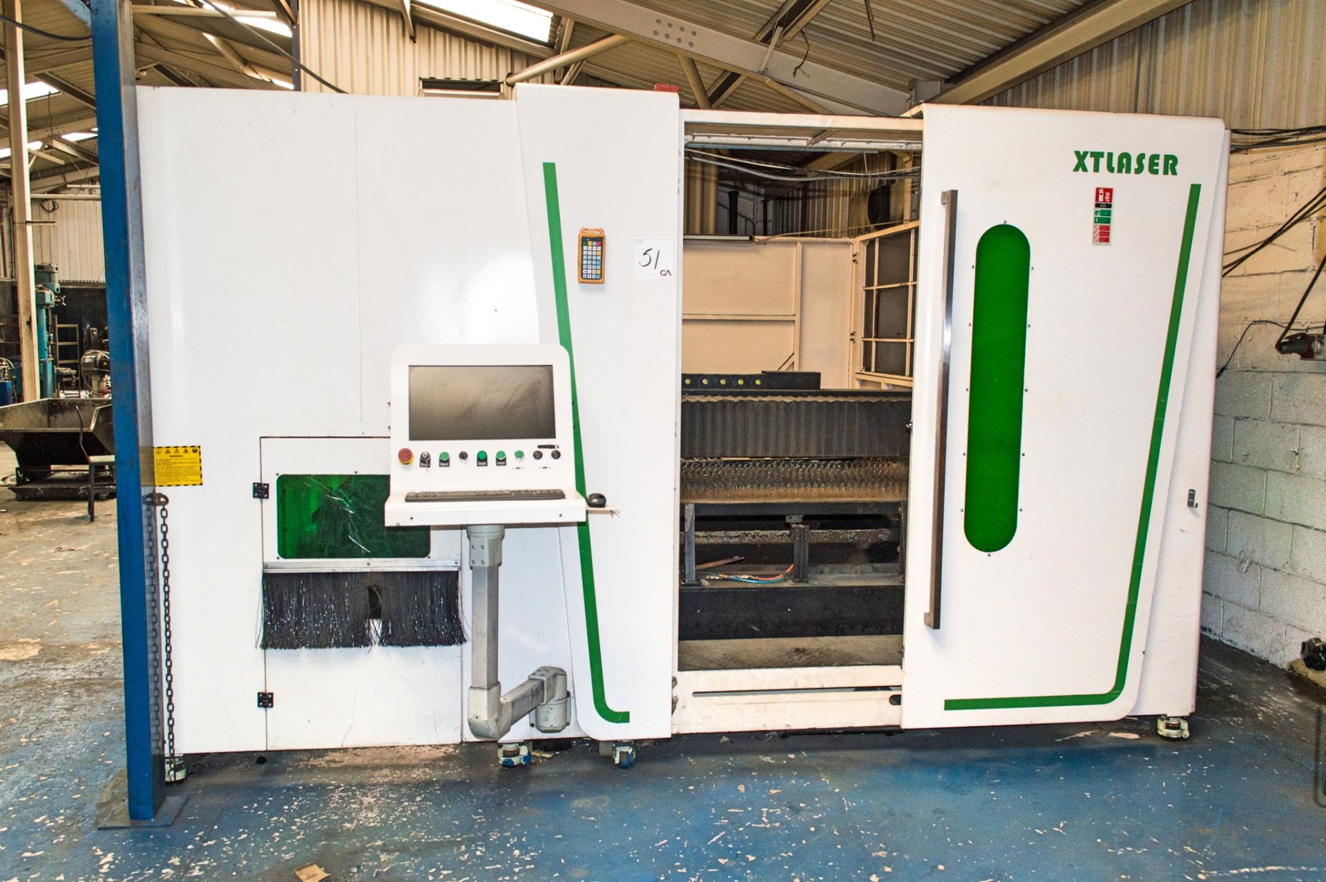 XTC-1530E/T3 CNC fibre laser cutting machine c/w controls - Image 3 of 11