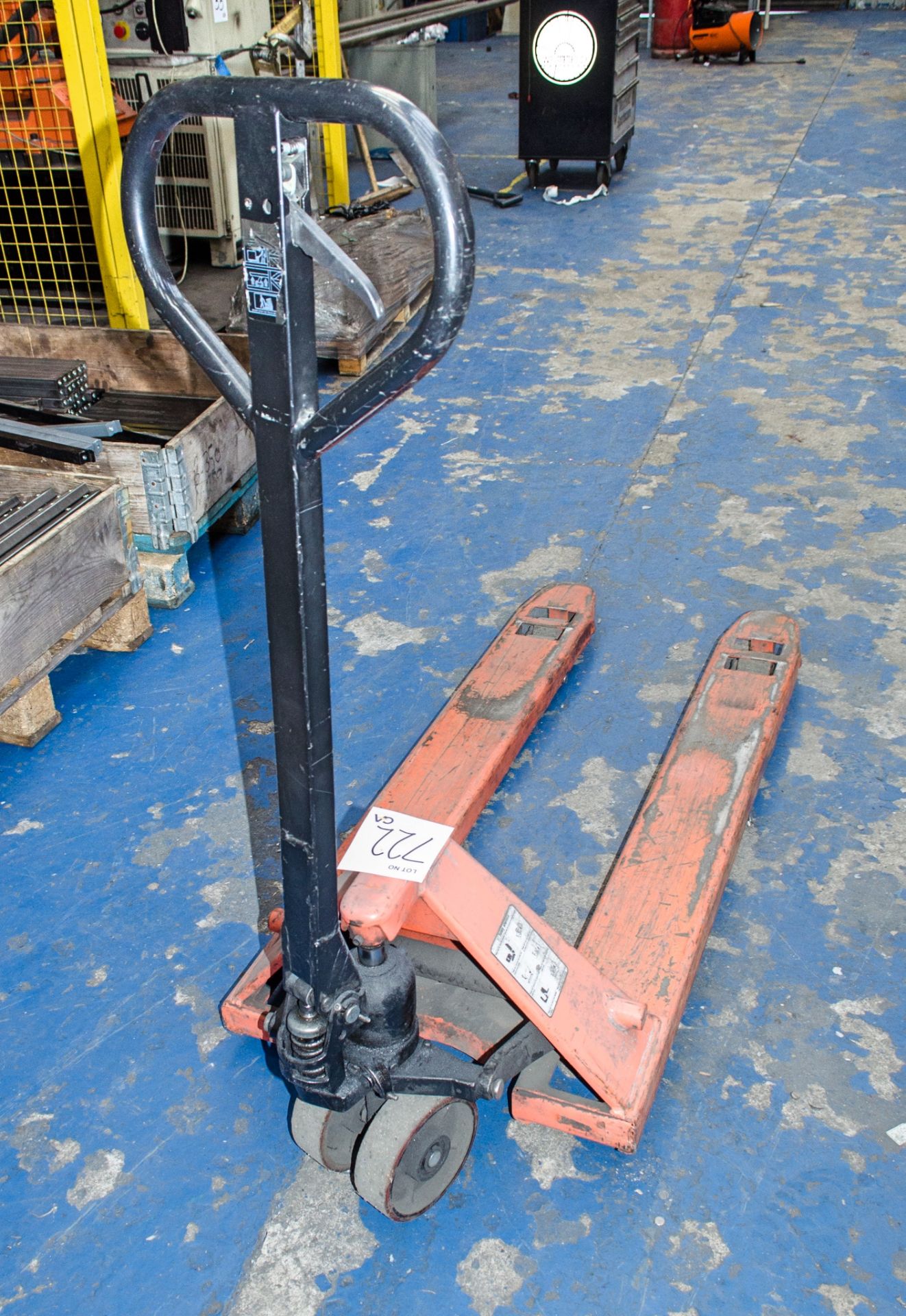 Hand hydraulic pallet truck - Image 2 of 2