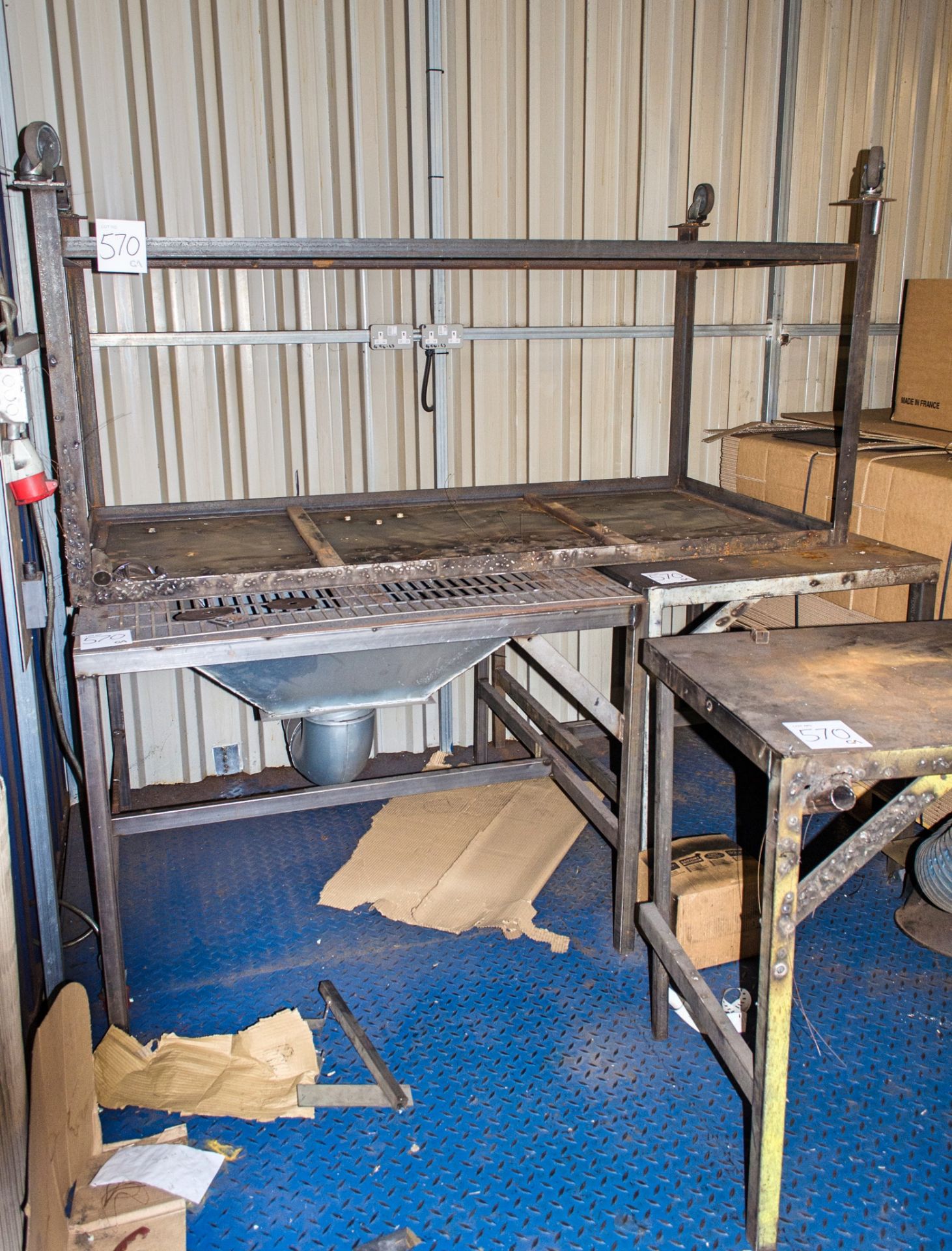 5 - steel benches (one with under extraction) - Image 2 of 3