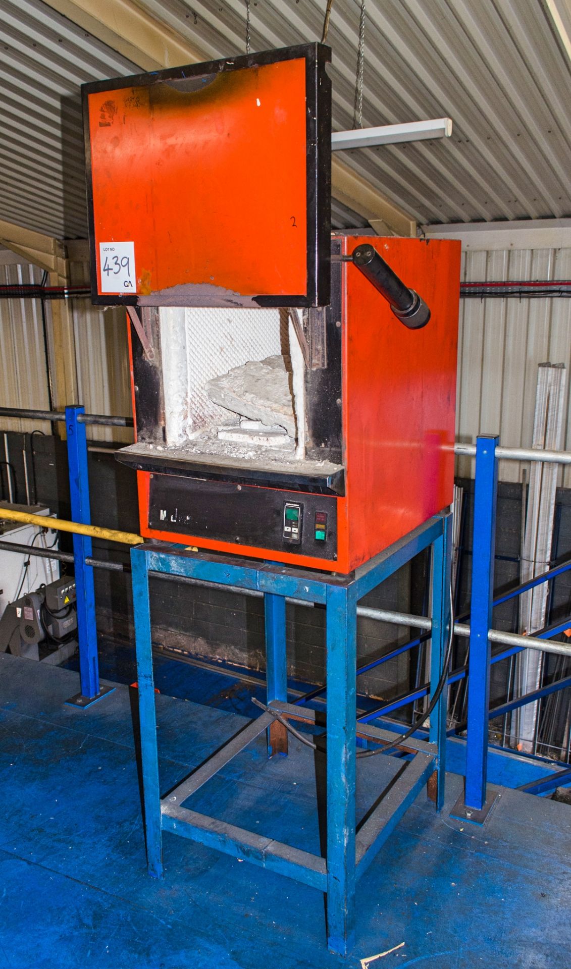 Annealing oven c/w steel rack