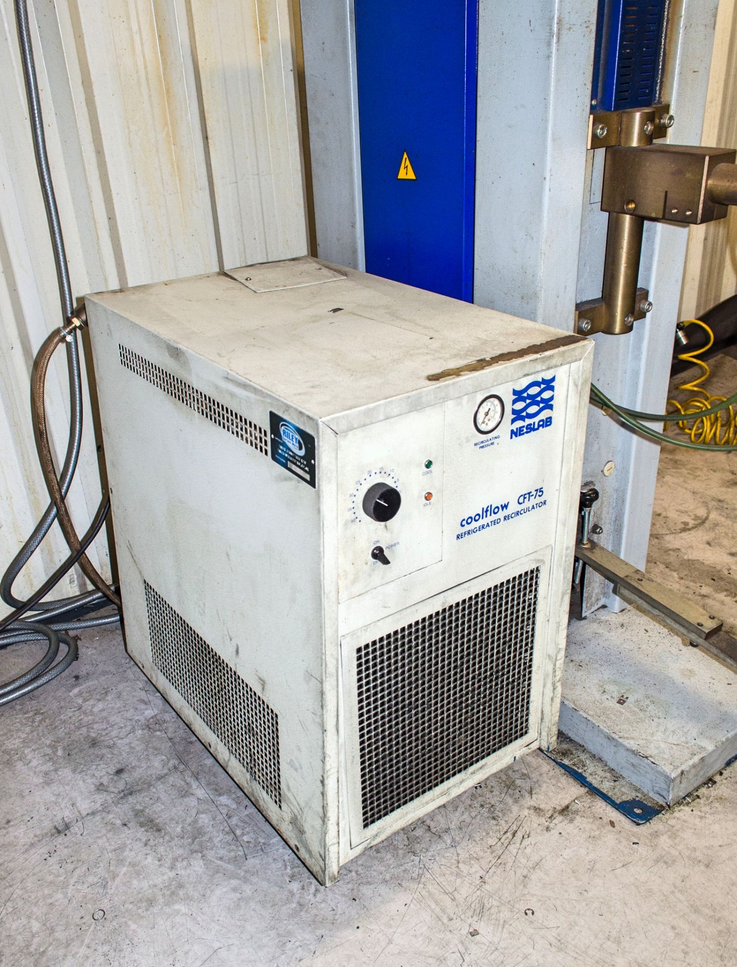 PEI PB126.C2 25kva spot welder Year: 2005 S/N: D503128 c/w Neslab Coolflow CFT-75 chiller - Image 2 of 4