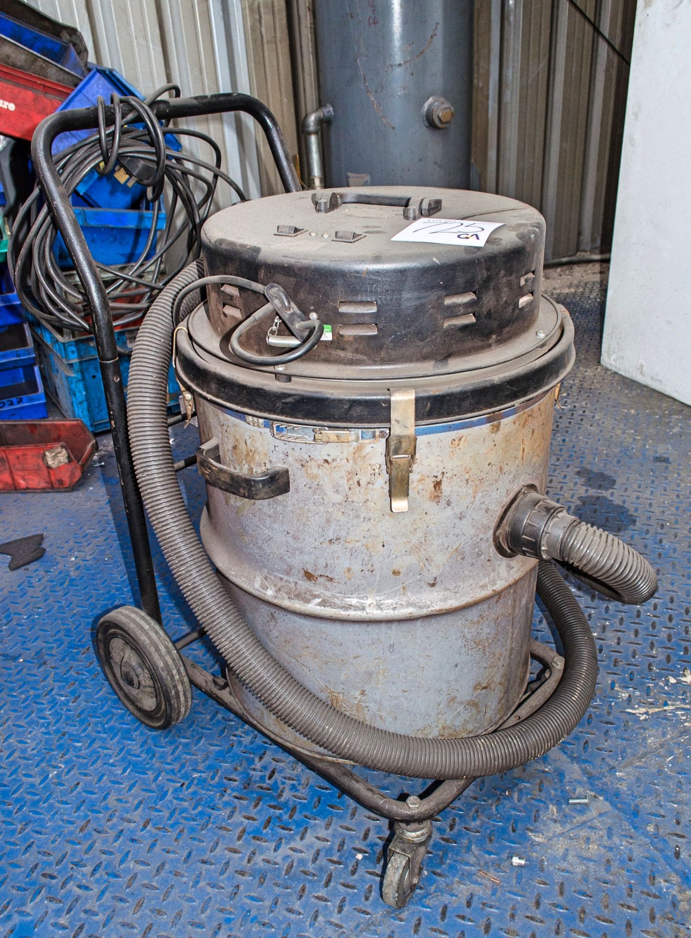 Kerstar 240v vacuum cleaner
