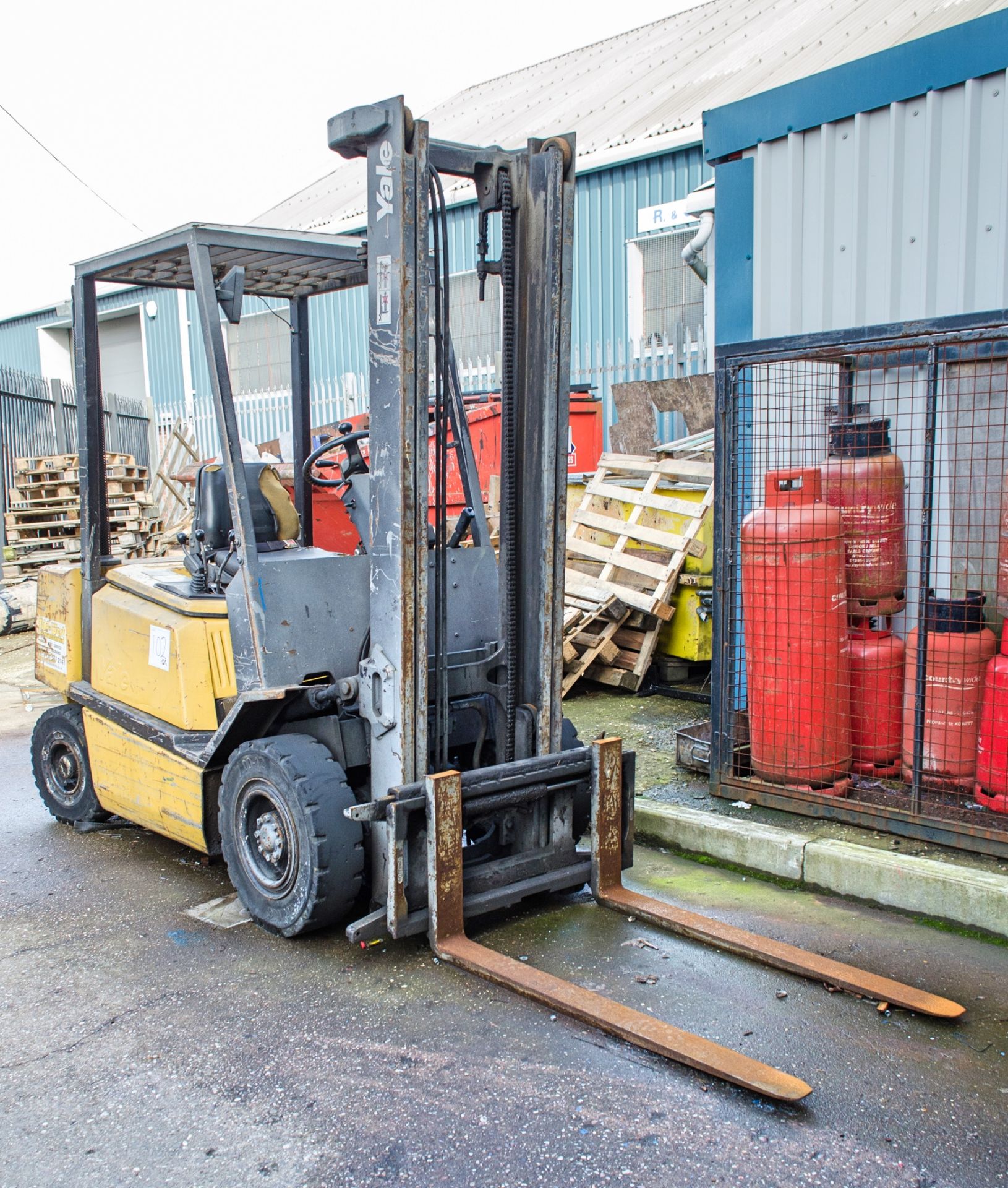 Yale GDP 25 TF 2.5 tonne diesel driven forklift truck S/N: E177B104 63T ** Suspected starter motor