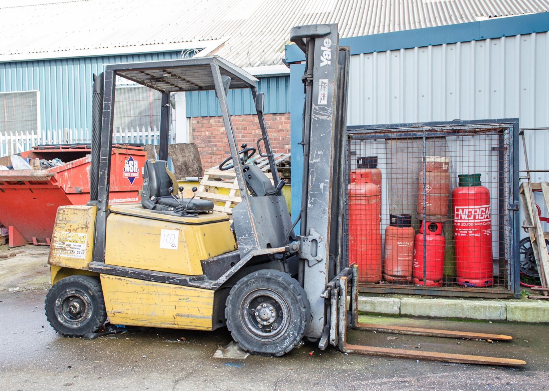 Yale GDP 25 TF 2.5 tonne diesel driven forklift truck S/N: E177B104 63T ** Suspected starter motor - Image 5 of 15