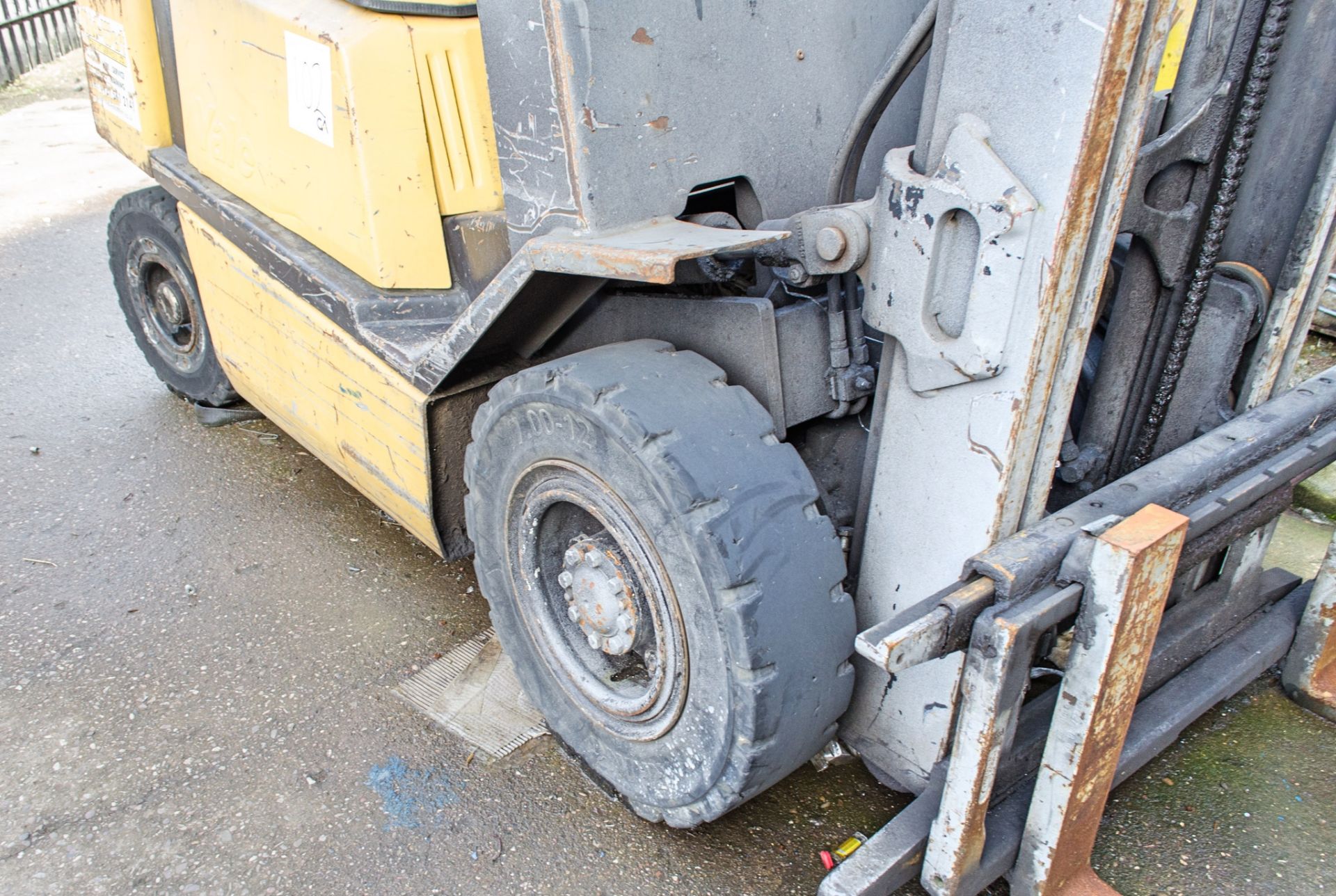 Yale GDP 25 TF 2.5 tonne diesel driven forklift truck S/N: E177B104 63T ** Suspected starter motor - Image 6 of 15