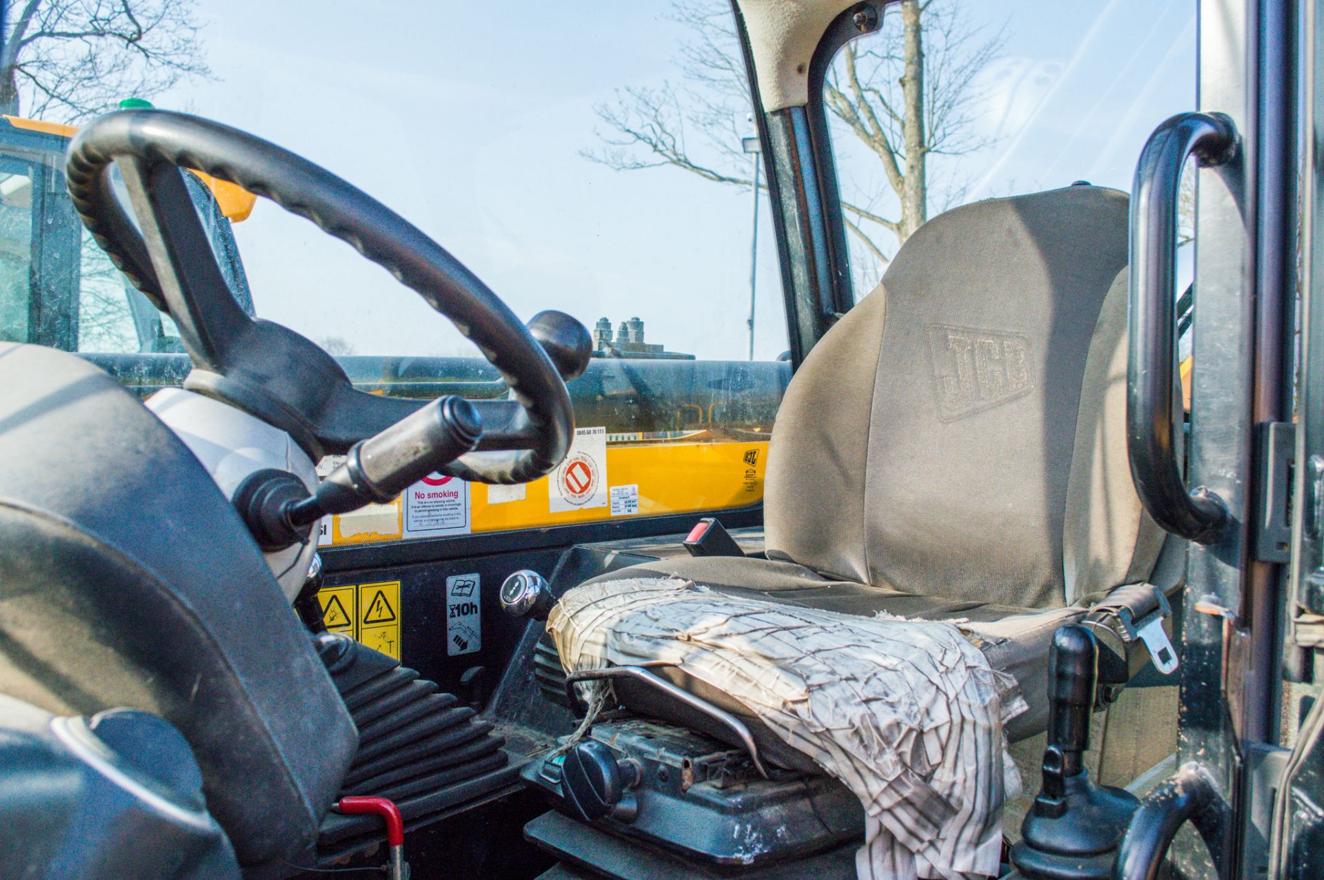 JCB 535 - 95 9.5 metre telescopic handler  Year: 2011 S/N: 1527443 Recorded Hours: 5146 c/w - Image 15 of 18