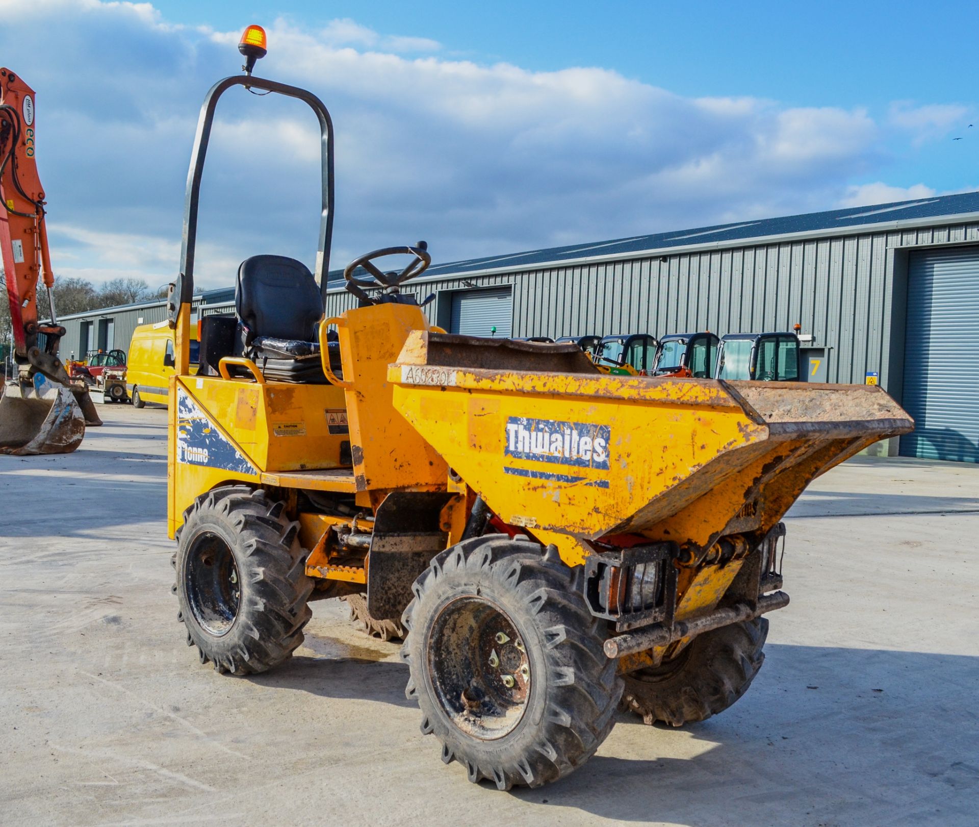 Thwaites 1 tonne high tip dumper S/N: Recorded hours: 1464 A602301 - Image 2 of 18