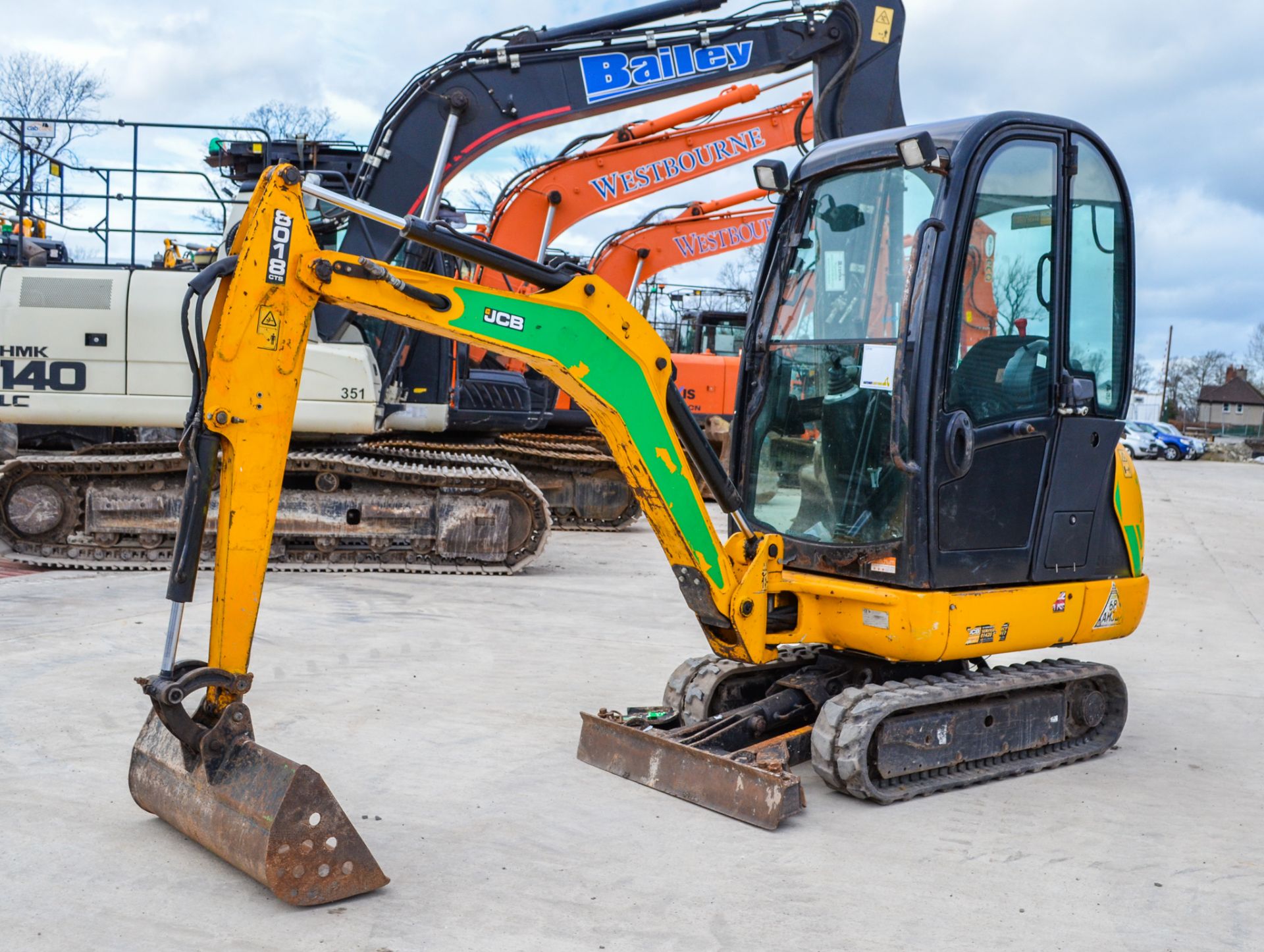 JCB 8018 1.8 tonne rubber tracked mini excavator Year: 2015 S/N: 2335150 Recorded hours: 1701 Blade,