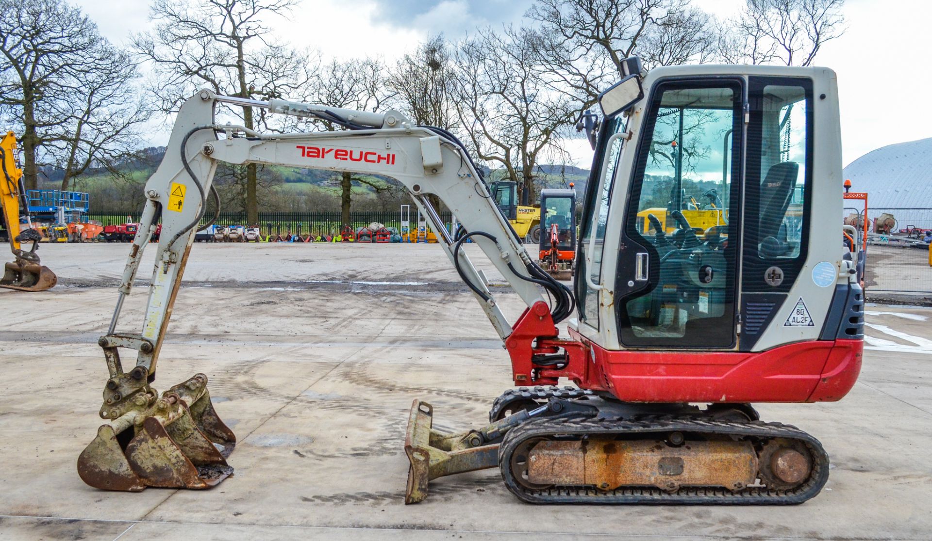 Takeuchi TB 228 2.8 tonne rubber tracked mini excavator  Year: 2015  S/N: 122804266 Recorded Hours: - Image 8 of 17