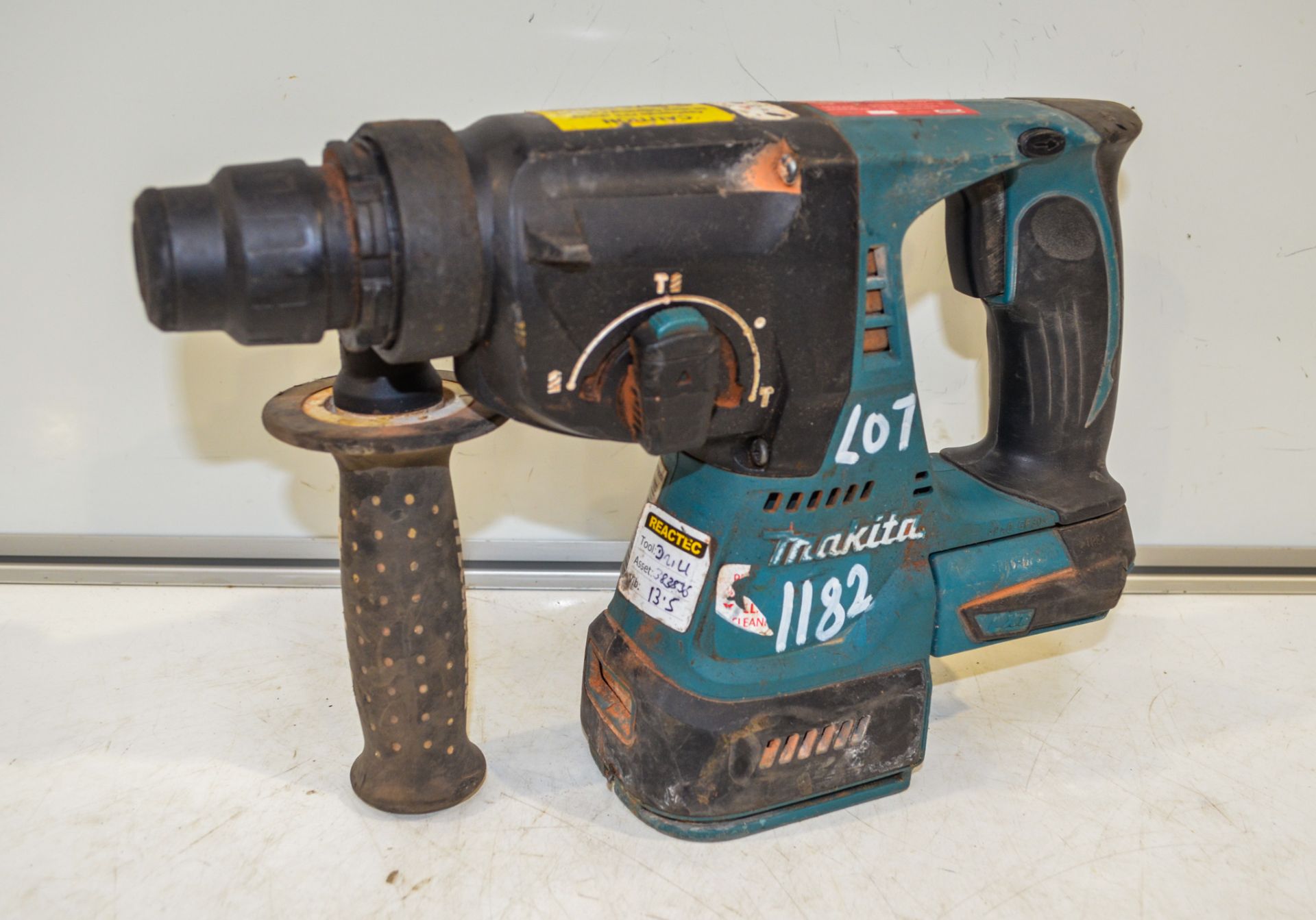 Makita 18v cordless SDS rotary hammer drill ** No battery or charger ** 16100431