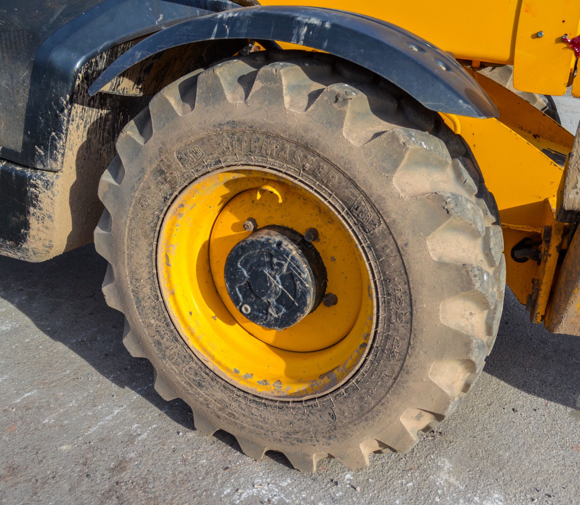 JCB 535-125 Hi-Viz 12.5 metre telescopic handler Year: 2014 S/N: 343679 Recorded hours: 5276 c/w - Image 9 of 24