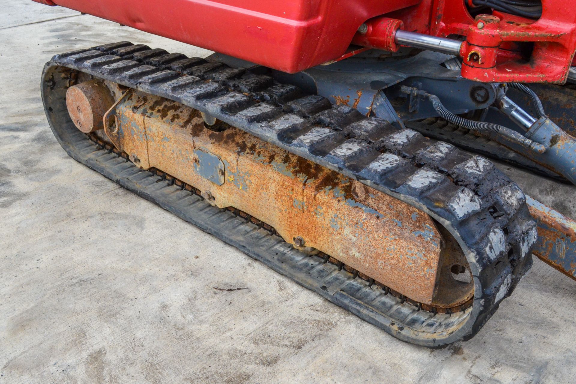 Takeuchi TB 228 2.8 tonne rubber tracked mini excavator  Year: 2015  S/N: 122804266 Recorded Hours: - Image 10 of 17