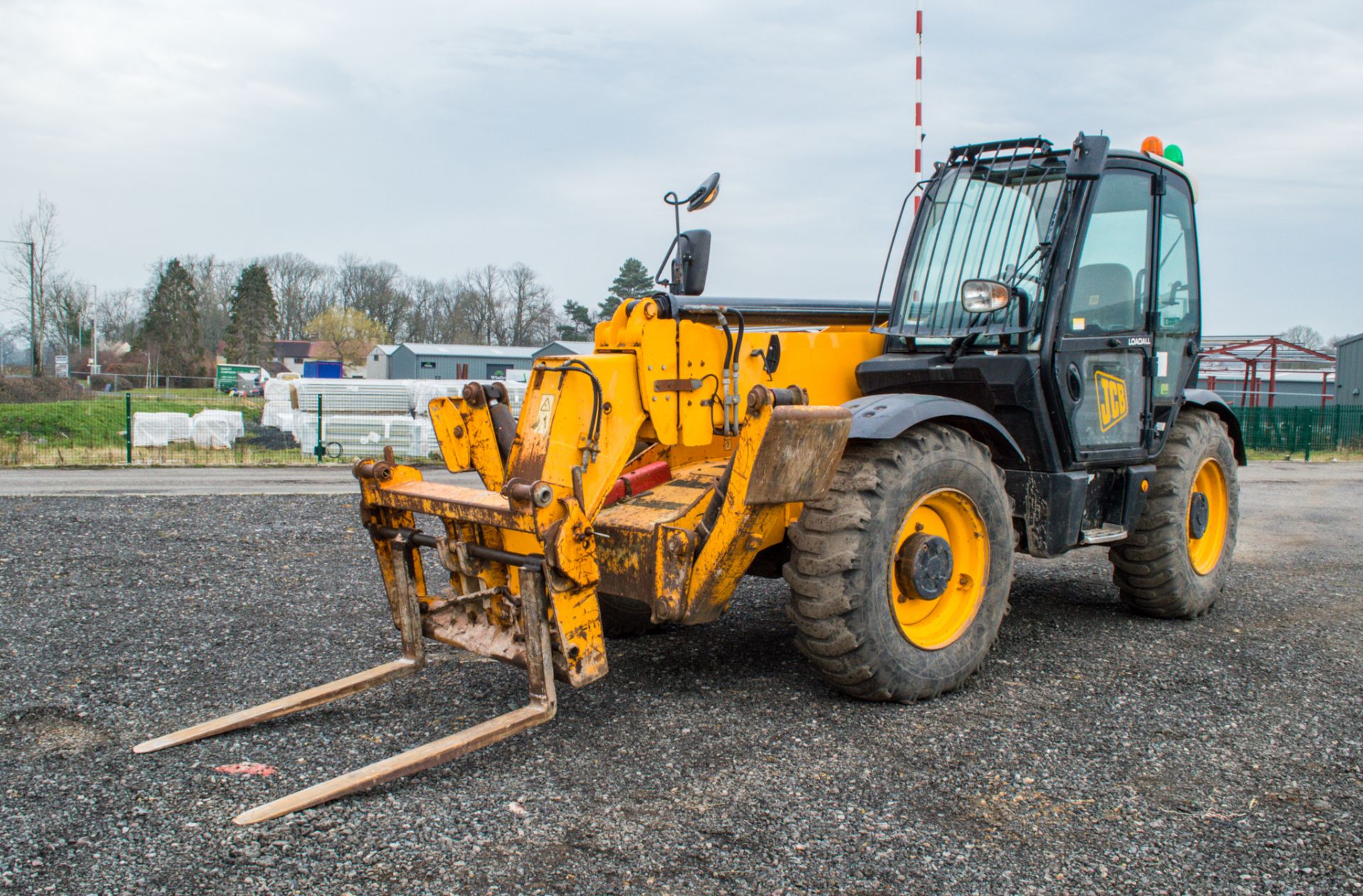 JCB 535-125 Hi-Viz 12.5 metre telescopic handler