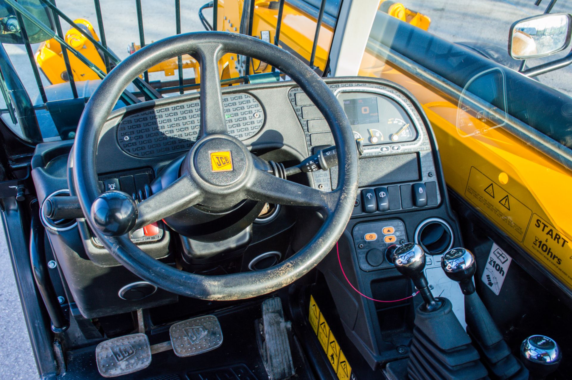 JCB 535-125 Hi-Viz 12.5 metre telescopic handler Year: 2018 S/N: 29591 Recorded Hours: 4651 - Image 20 of 23