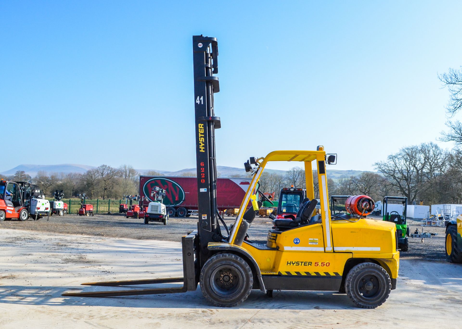 Hyster H5.50XM gas powered 5 tonne forklift truck Year: 2006 S/N: 4462D Recorded hours: 4583 - Image 8 of 14