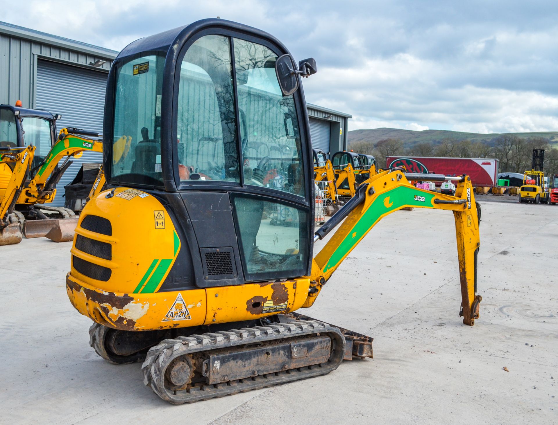 JCB 8018 1.8 tonne rubber tracked mini excavator Year: 2015 S/N: 2335061 Recorded hours: 710 - Image 3 of 19