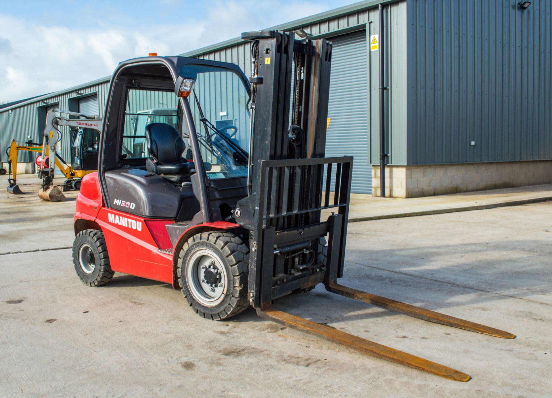 Manitou  MI 30D 3 tonne diesel fork lift truck Year: 2020 S/N: 877312 Recorded Hours: 358 - Image 2 of 18