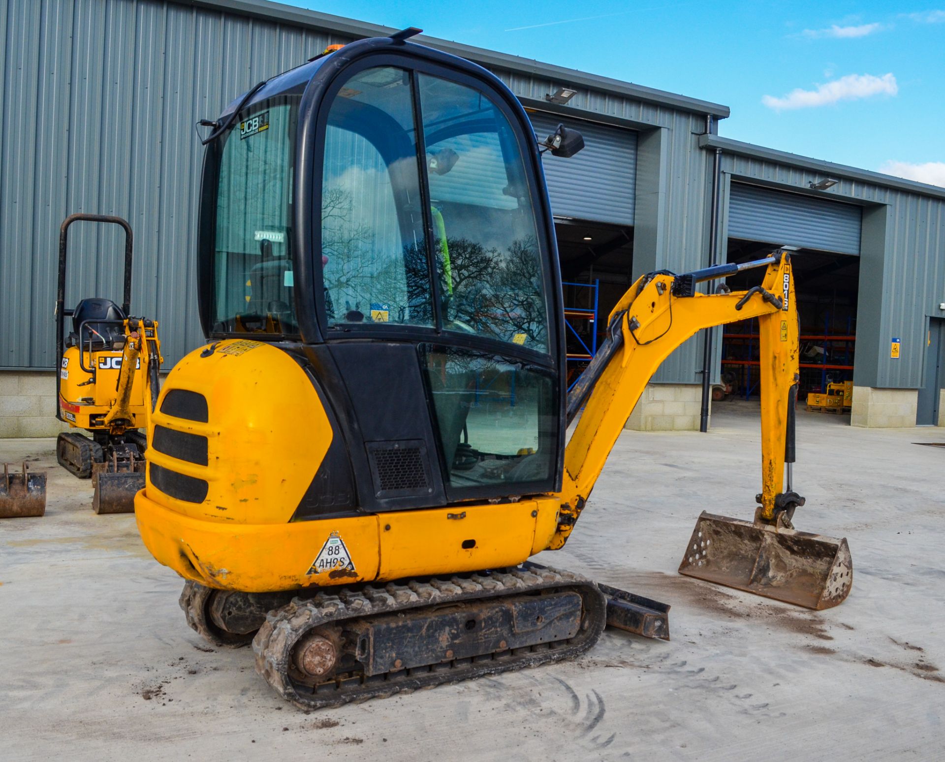 JCB 801.6 1.5 tonne rubber tracked mini excavator Year: 2013 S/N: 2071385 Recorded hours: 1851 - Image 3 of 16