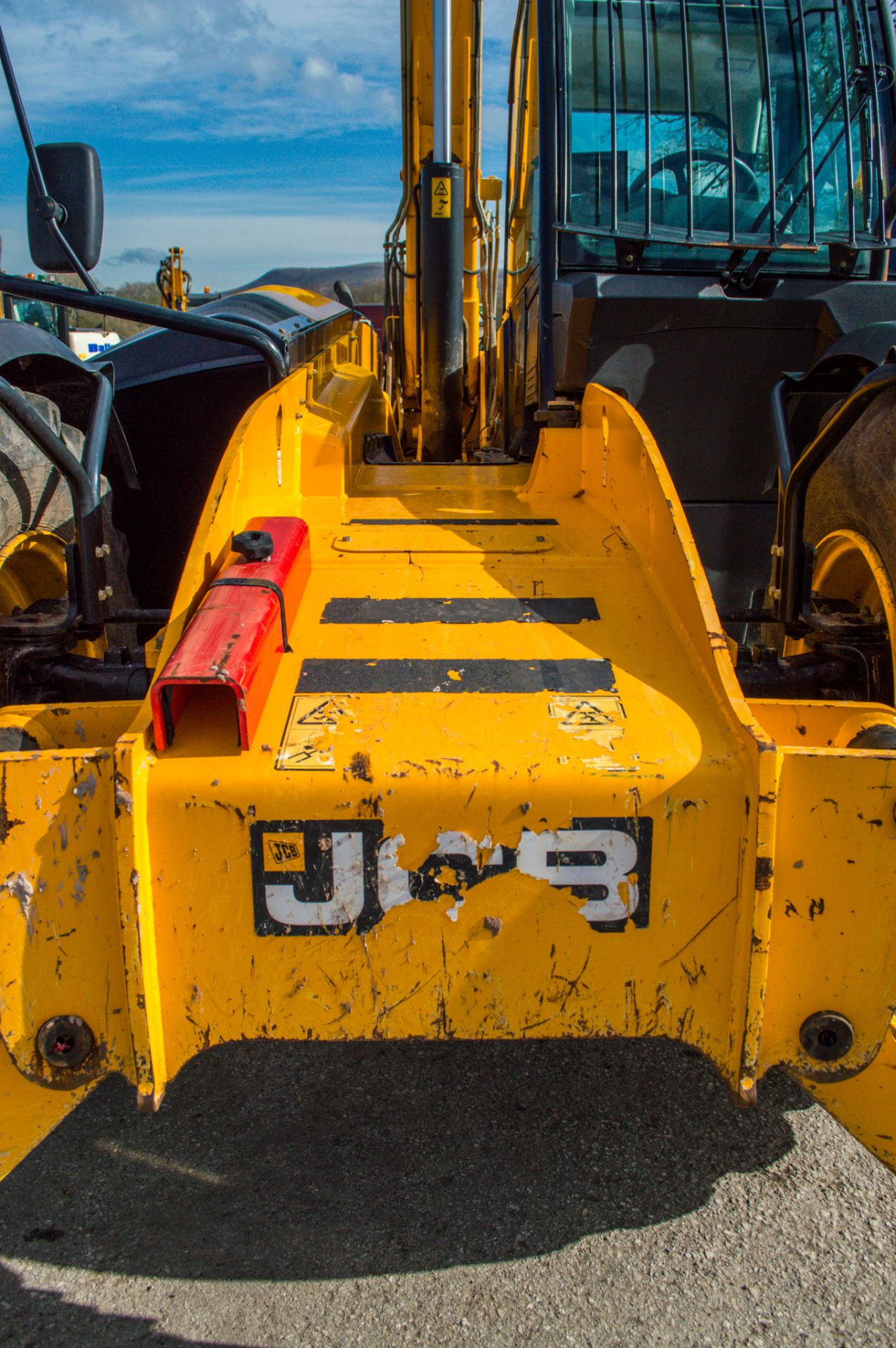 JCB 540 - 140 Hi-Viz 14 metre telescopic handler  Year: 2018 S/N: 2573100 Recorded Hours: 2860 C/w - Image 12 of 25