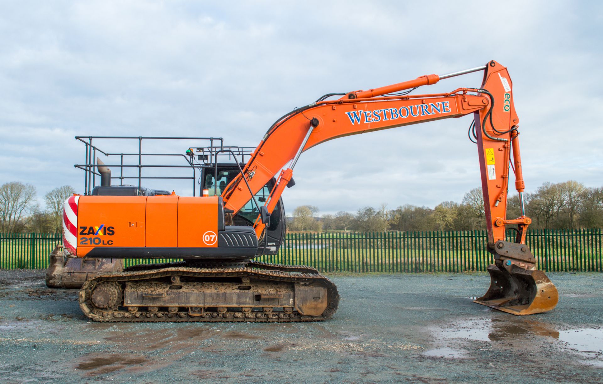Hitachi ZX 210 LC 21 tonne steel tracked excavator Year: 2016 S/N: 303738 Recorded hours: 8788 Air - Image 8 of 22