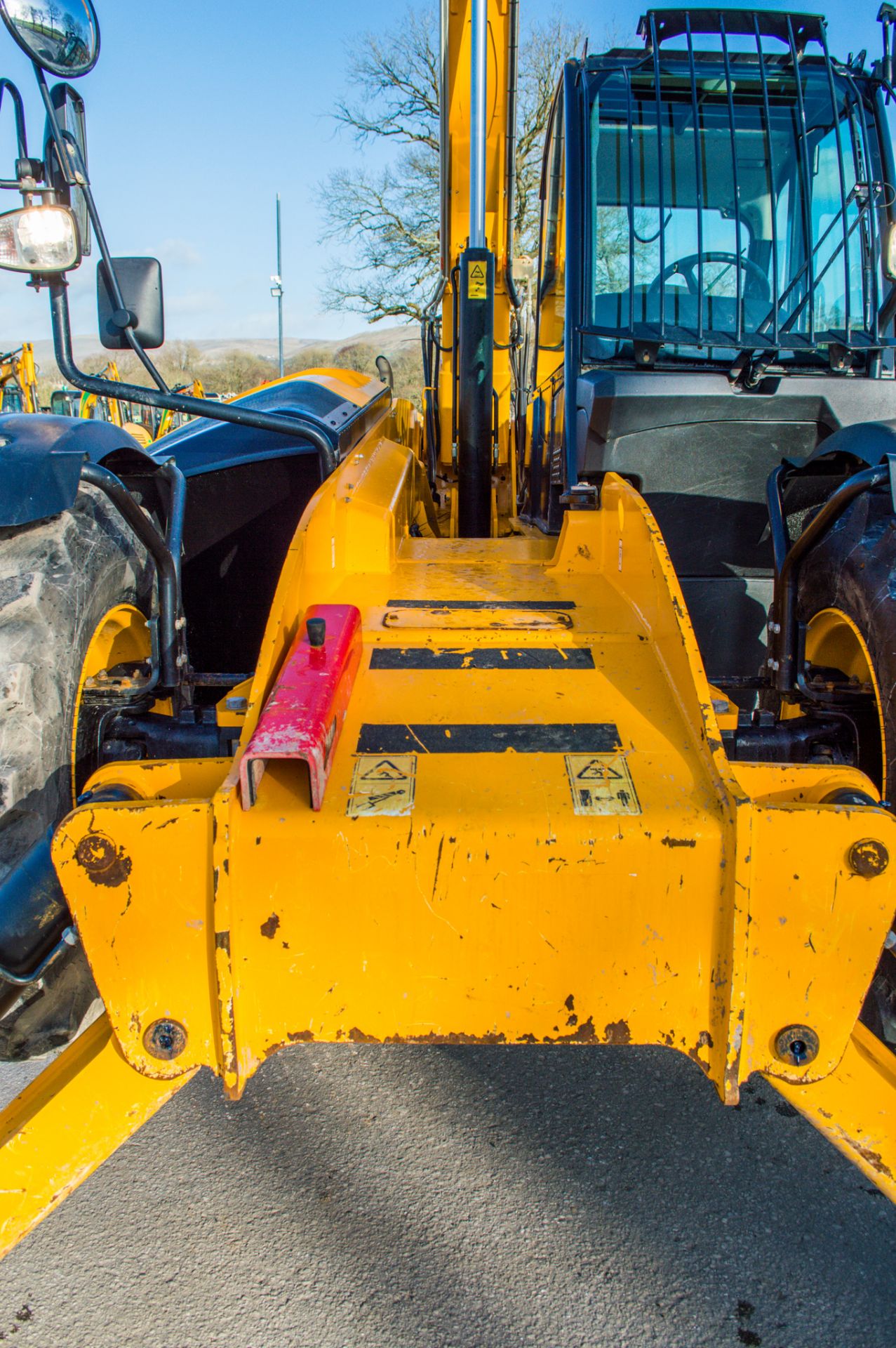 JCB 535-125 Hi-Viz 12.5 metre telescopic handler Year: 2018 S/N: 29594 Recorded Hours: 4471 MT68XKU - Image 15 of 22