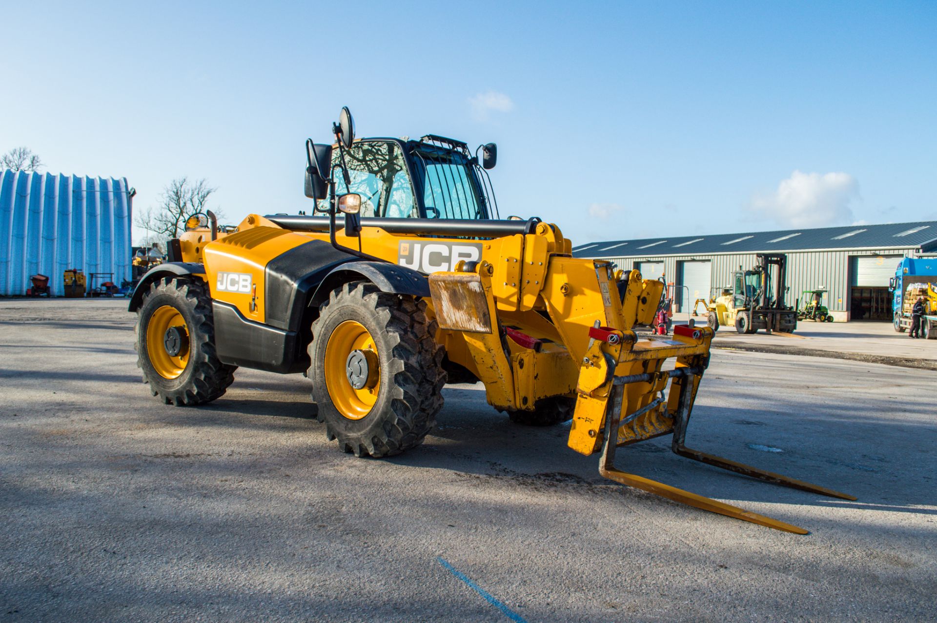 JCB 535-125 Hi-Viz 12.5 metre telescopic handler Year: 2018 S/N: 29594 Recorded Hours: 4471 MT68XKU - Image 2 of 22