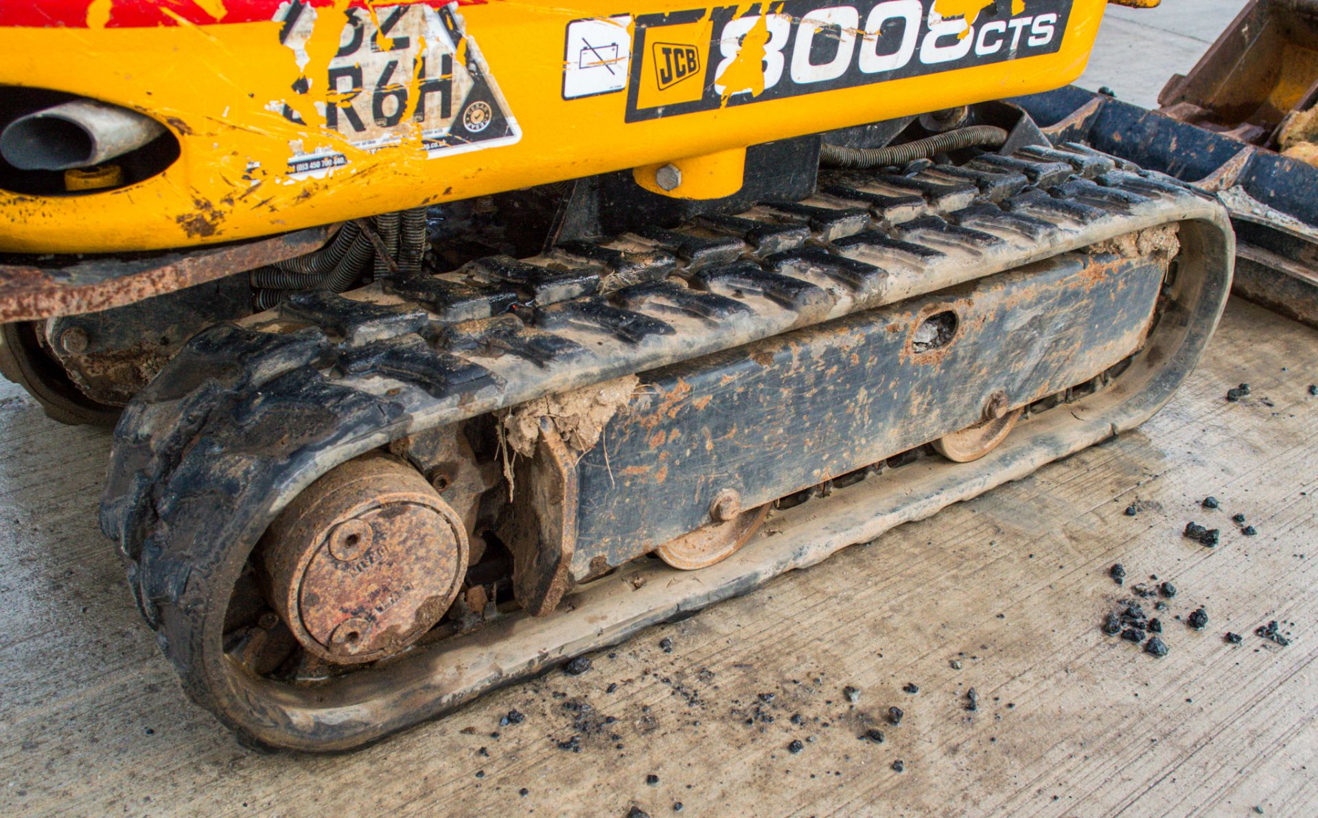 JCB 8008 CTS 0.8 tonne rubber tracked micro excavator Year: 2017 S/N: 1930483 Recorded Hours: 993 - Image 10 of 18