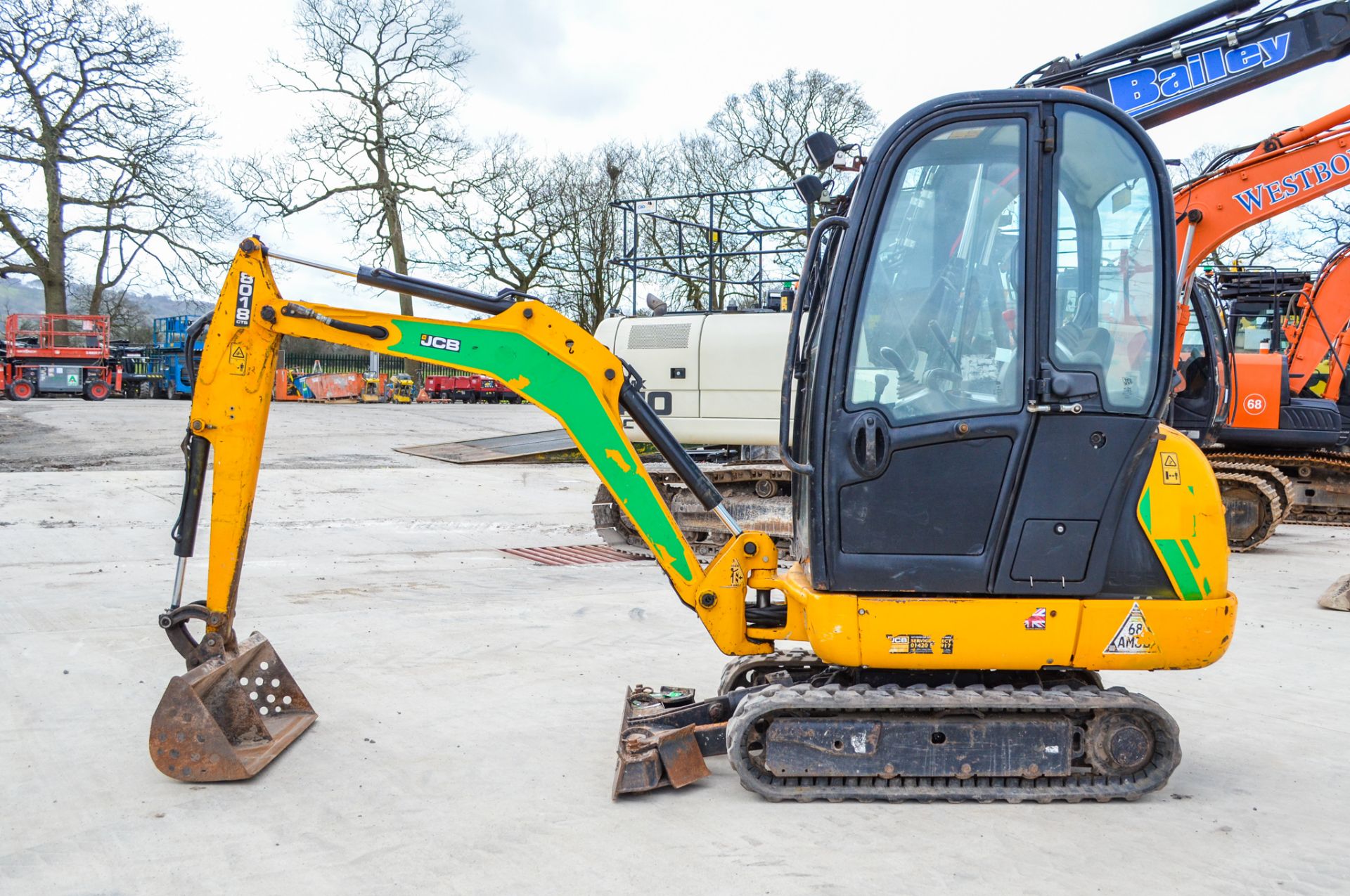 JCB 8018 1.8 tonne rubber tracked mini excavator Year: 2015 S/N: 2335150 Recorded hours: 1701 Blade, - Image 8 of 19