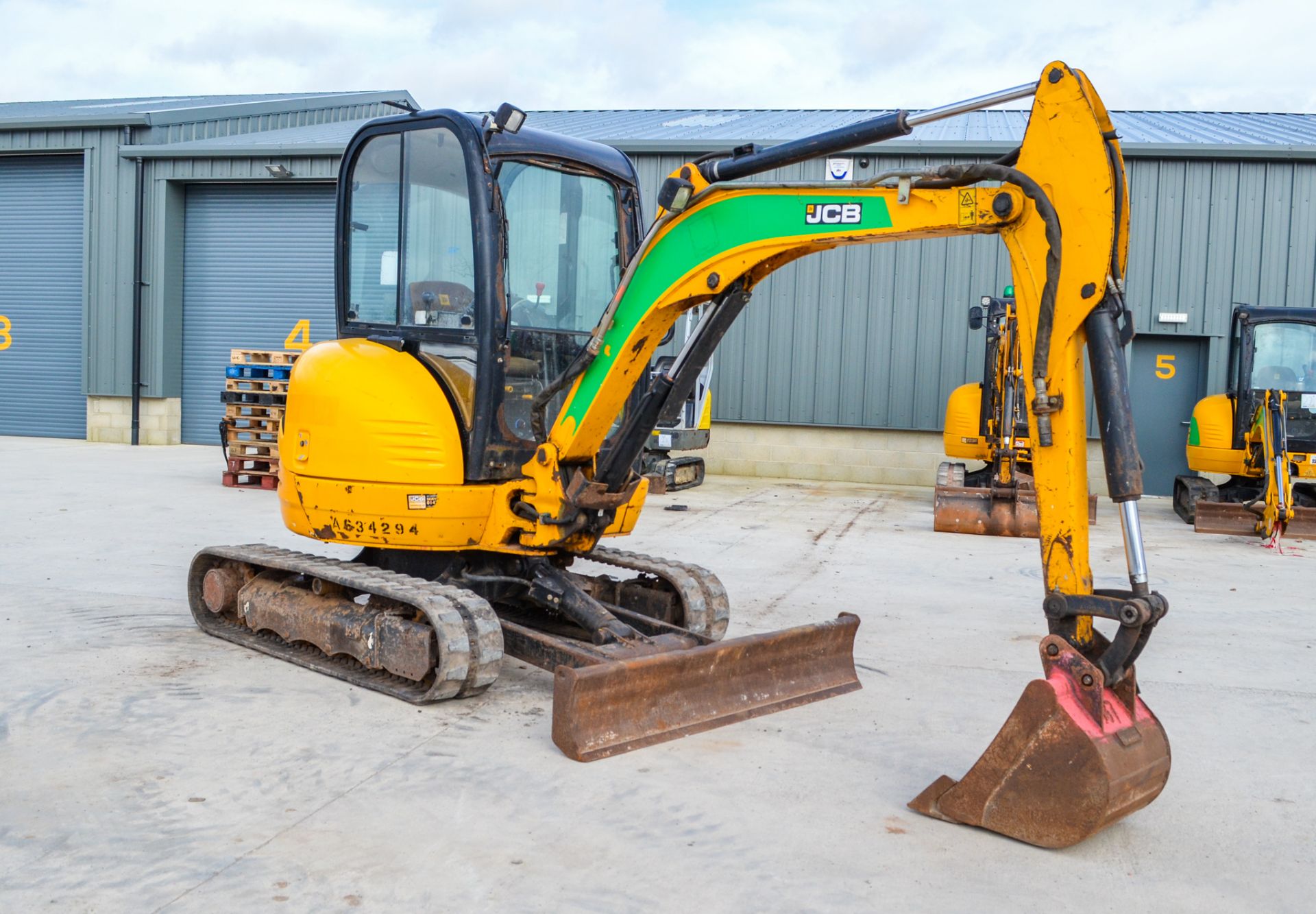 JCB 8030 3 tonne rubber tracked mini excavator Year: 2014 S/N: 2432157 Recorded hours: 2147 Blade, - Image 2 of 21
