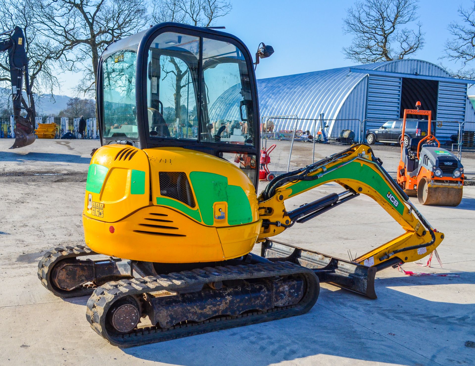 JCB 803 3 tonne rubber tracked mini excavator Year: 2014 S/N: 2117004 Recorded Hours: 2789 - Image 3 of 22