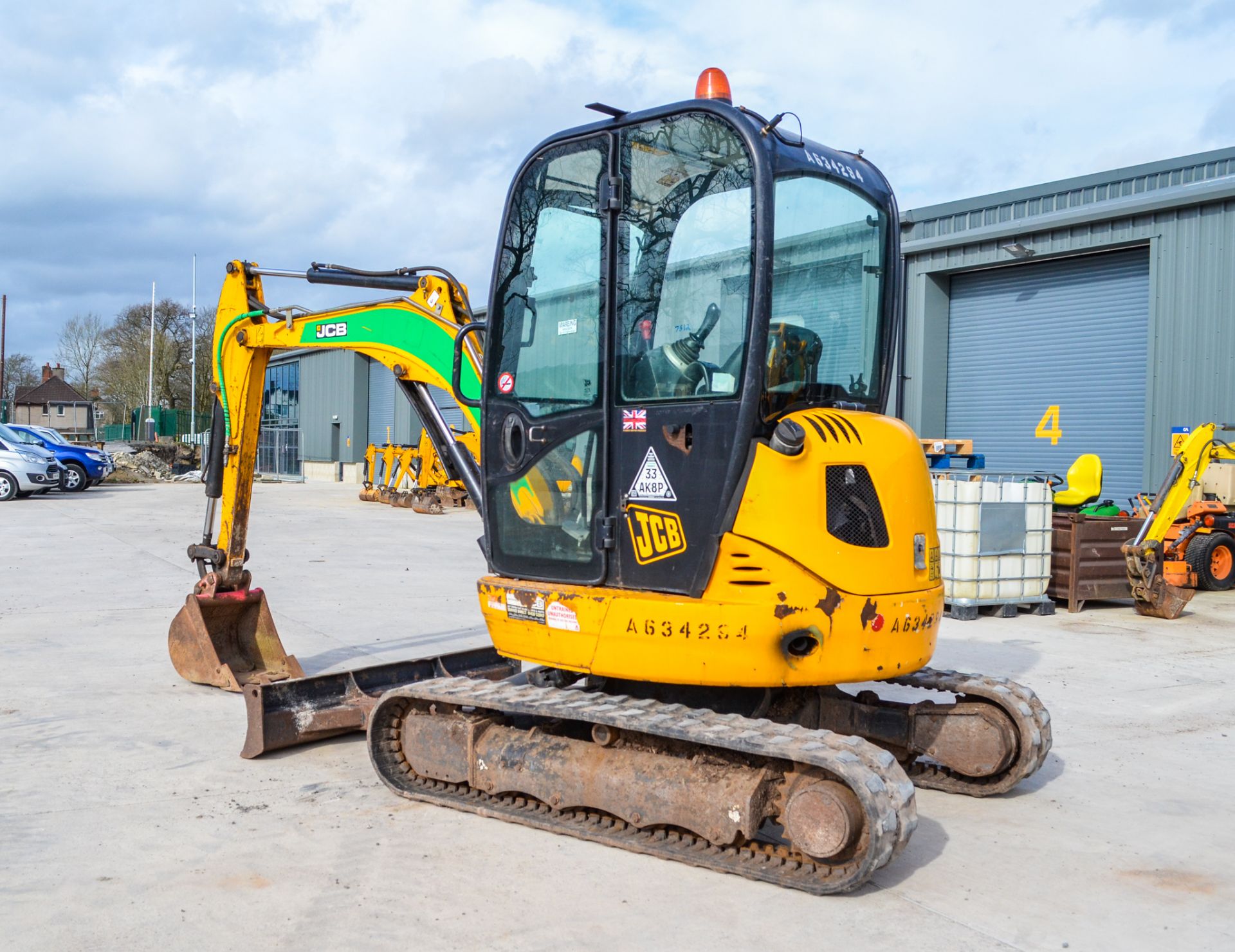 JCB 8030 3 tonne rubber tracked mini excavator Year: 2014 S/N: 2432157 Recorded hours: 2147 Blade, - Image 4 of 21