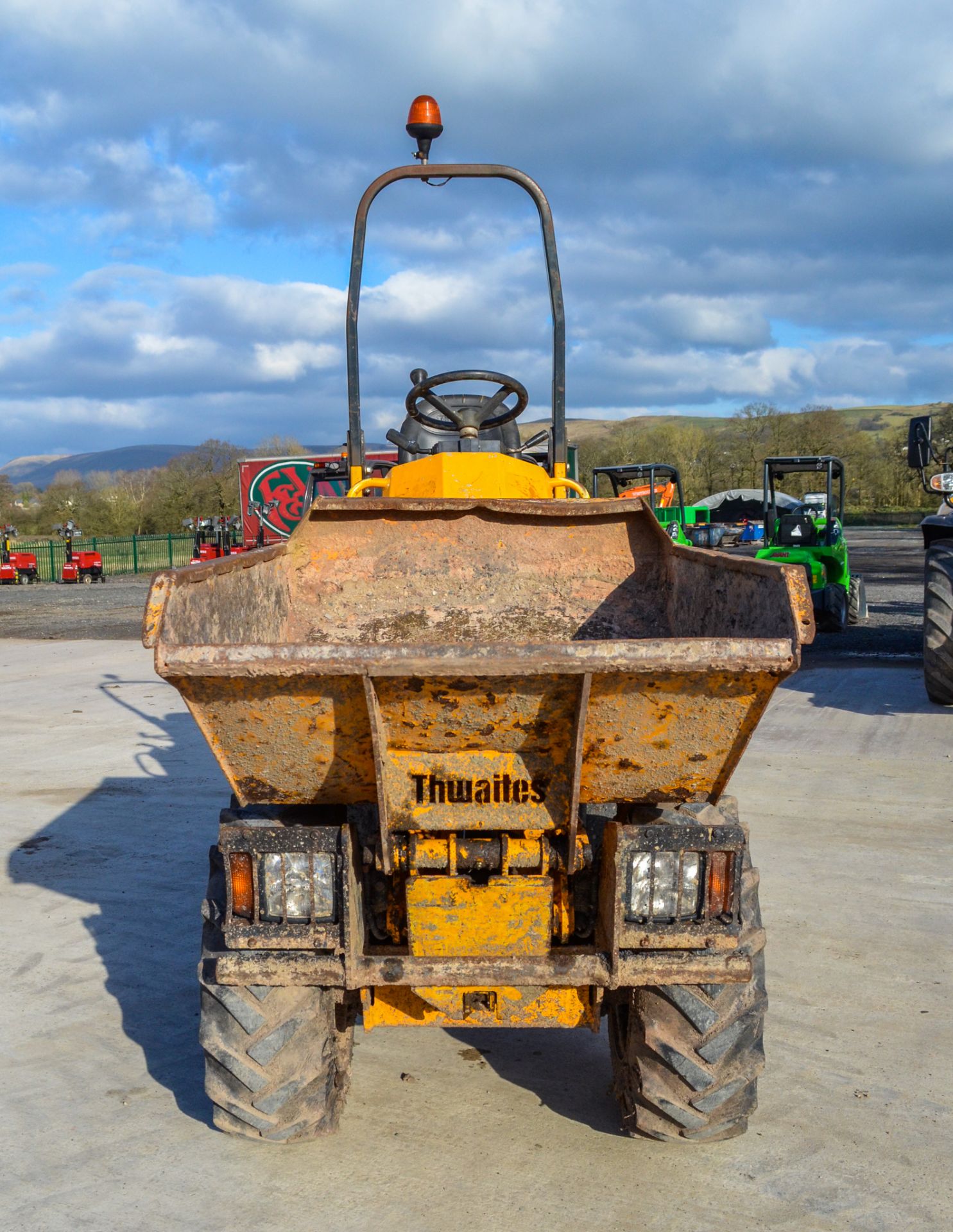 Thwaites 1 tonne high tip dumper S/N: Recorded hours: 1464 A602301 - Image 5 of 18