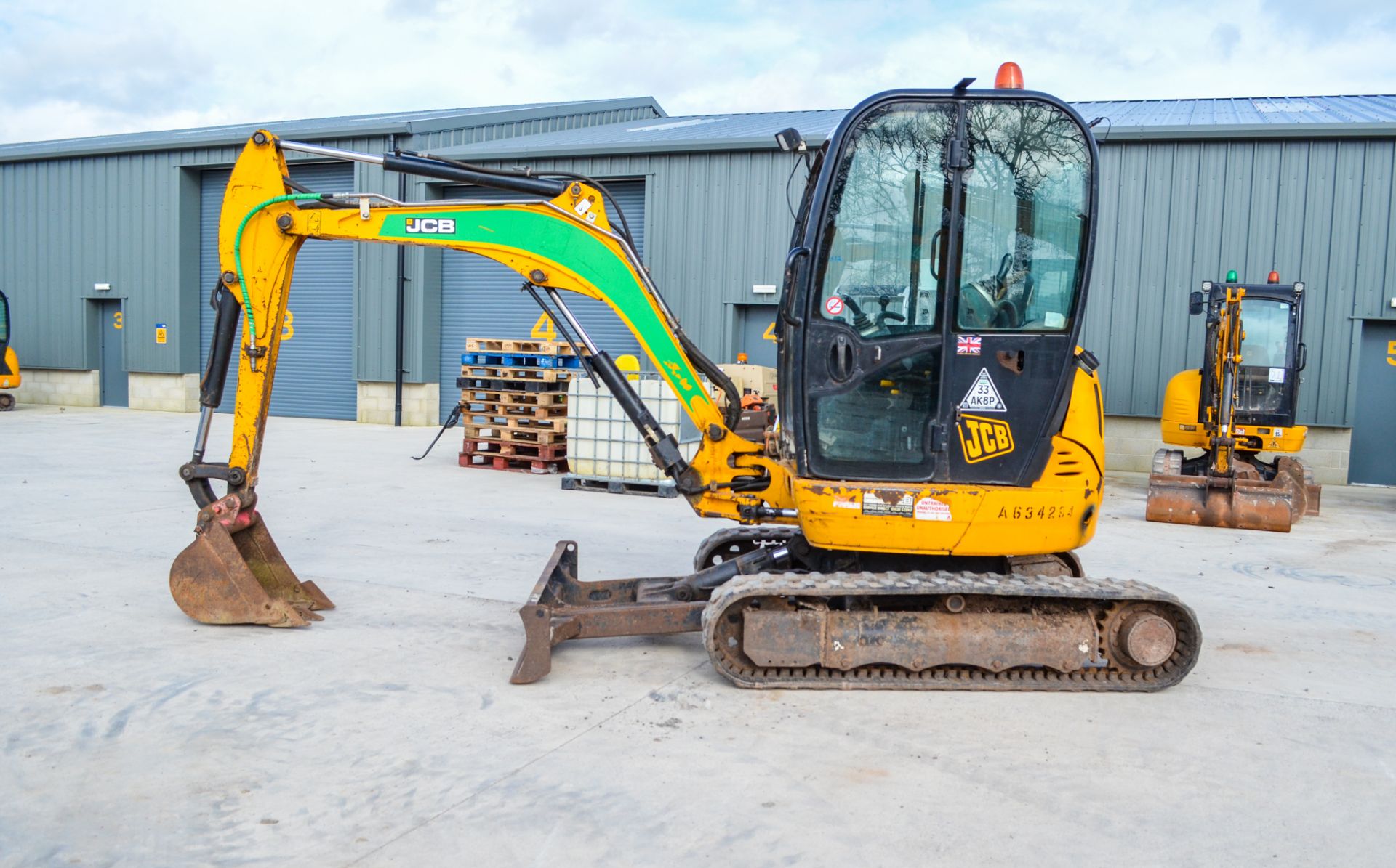 JCB 8030 3 tonne rubber tracked mini excavator Year: 2014 S/N: 2432157 Recorded hours: 2147 Blade, - Image 7 of 21