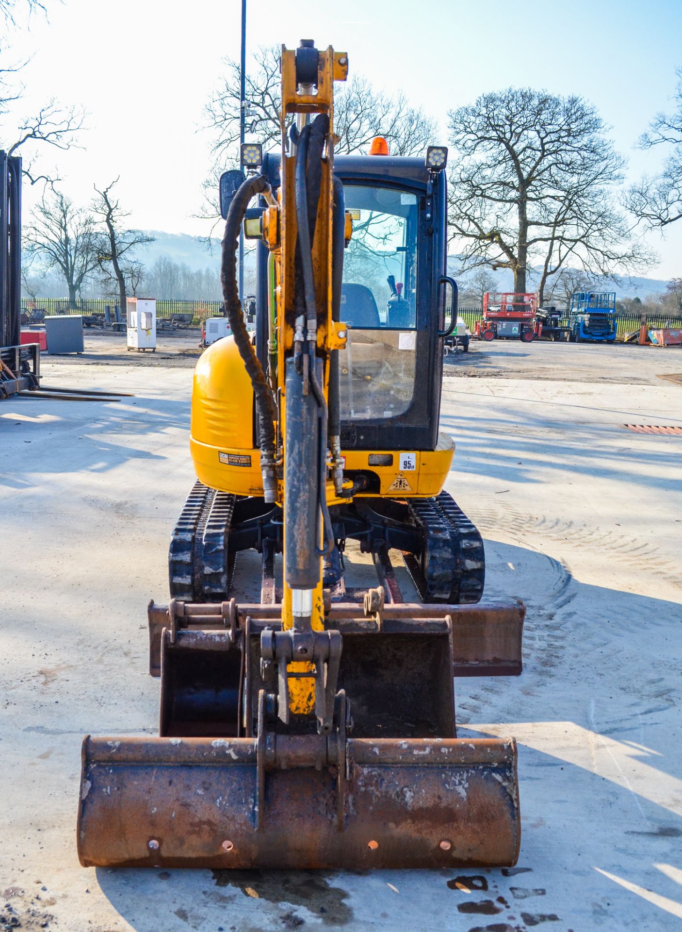 JCB 803 3 tonne rubber tracked zero tail swing mini excavator Year: 2014 S/N: 2432139 Recorded - Image 5 of 19