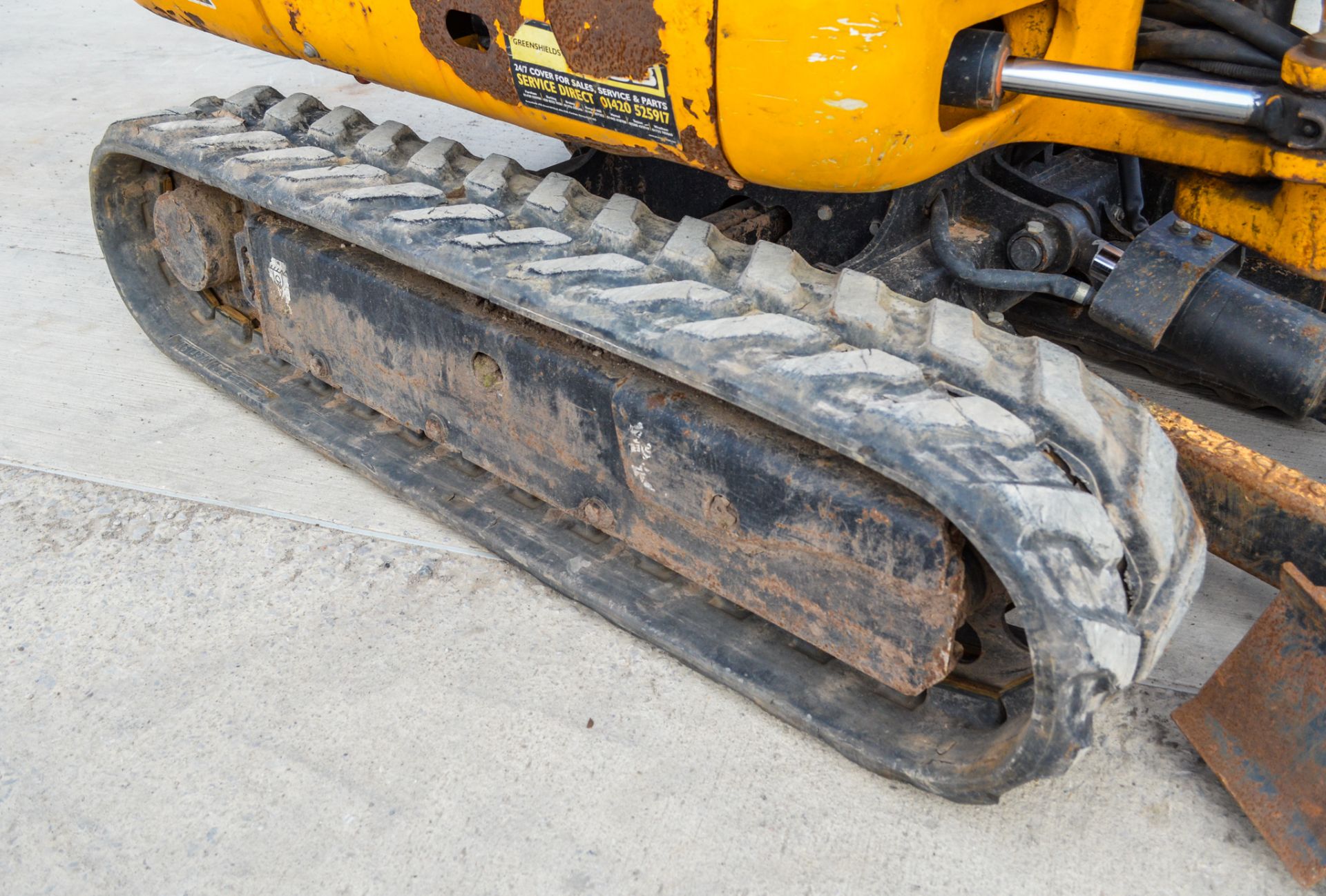 JCB 8018 1.8 tonne rubber tracked mini excavator Year: 2015 S/N: 2335061 Recorded hours: 710 - Image 10 of 19