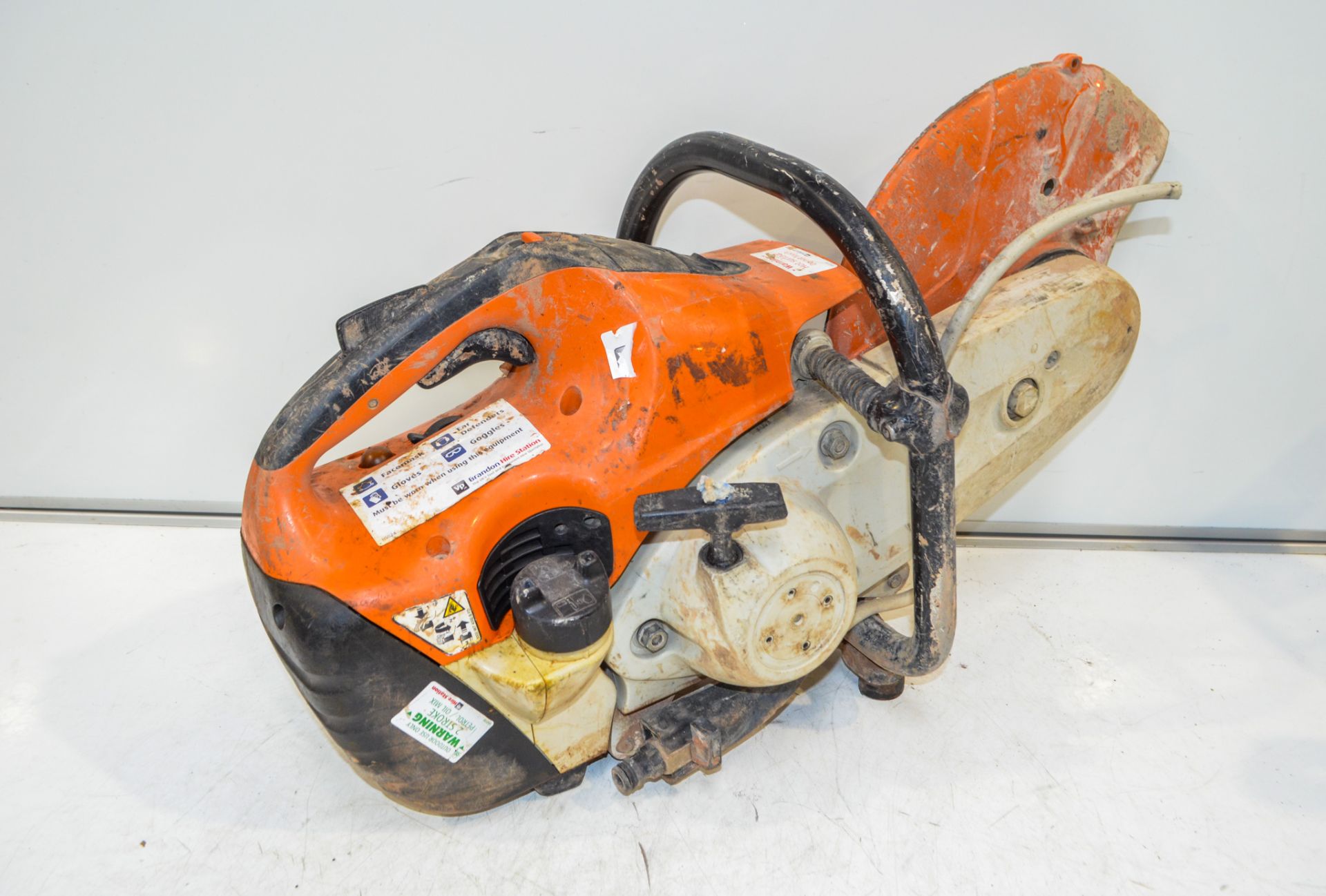 Stihl TS410 petrol driven cut off saw ** Engine parts missing ** 0227C183 - Image 2 of 2