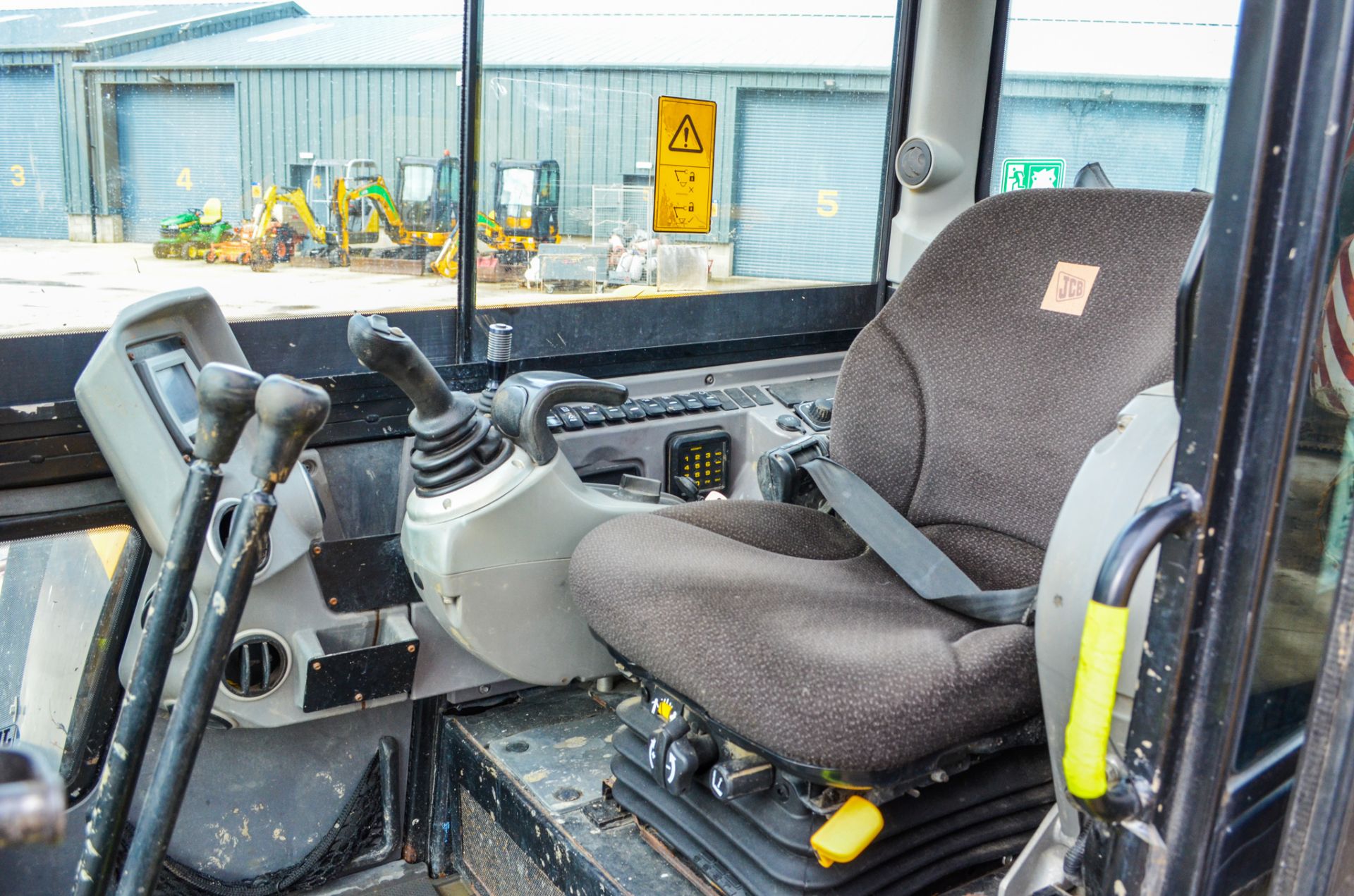 JCB 85Z 8.5 tonne rubber tracked midi excavator Year: 2014 S/N 2248858 Recorded hours: 4401 Blade, - Image 17 of 20