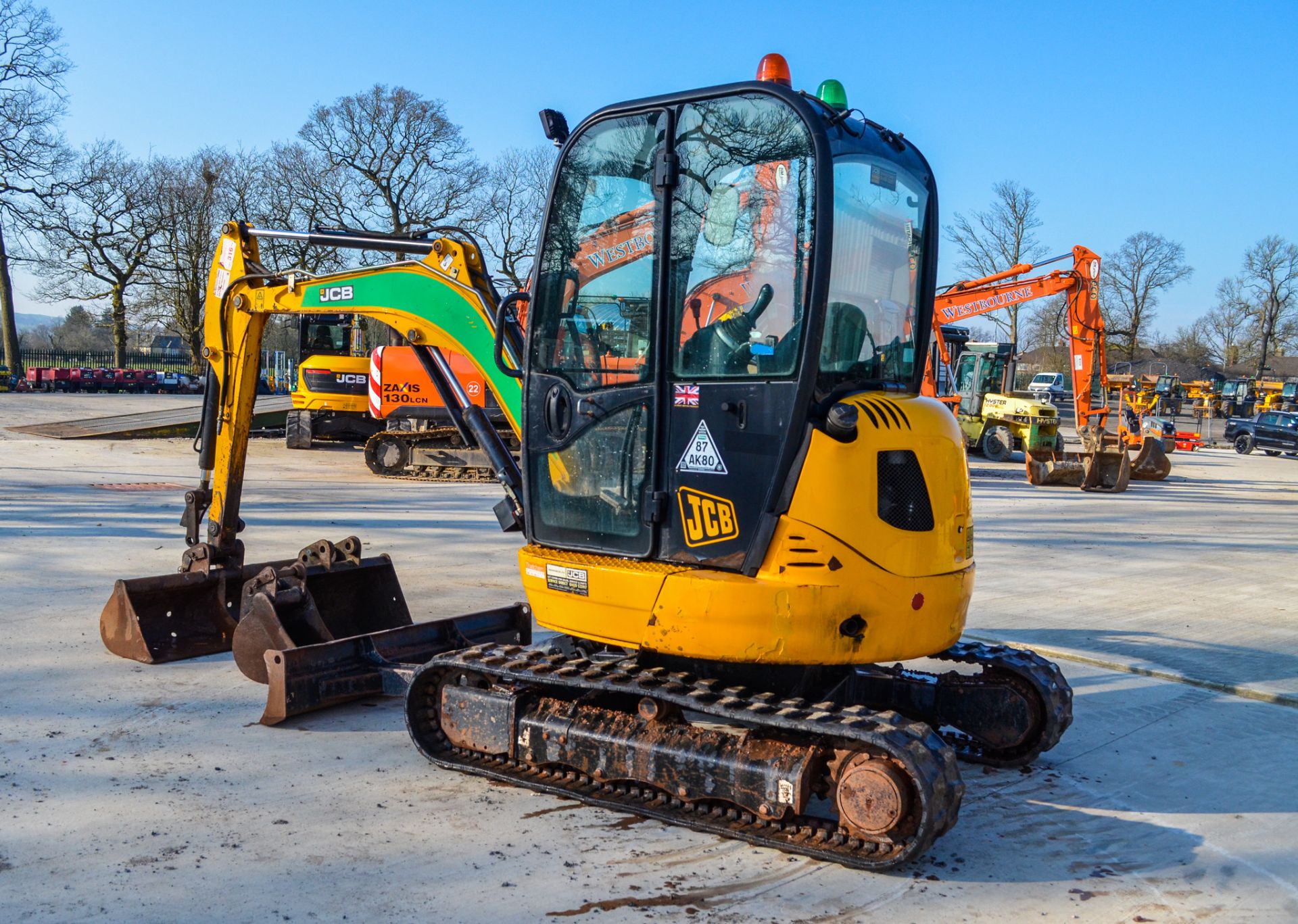 JCB 803 3 tonne rubber tracked zero tail swing mini excavator Year: 2014 S/N: 2432139 Recorded - Image 3 of 19